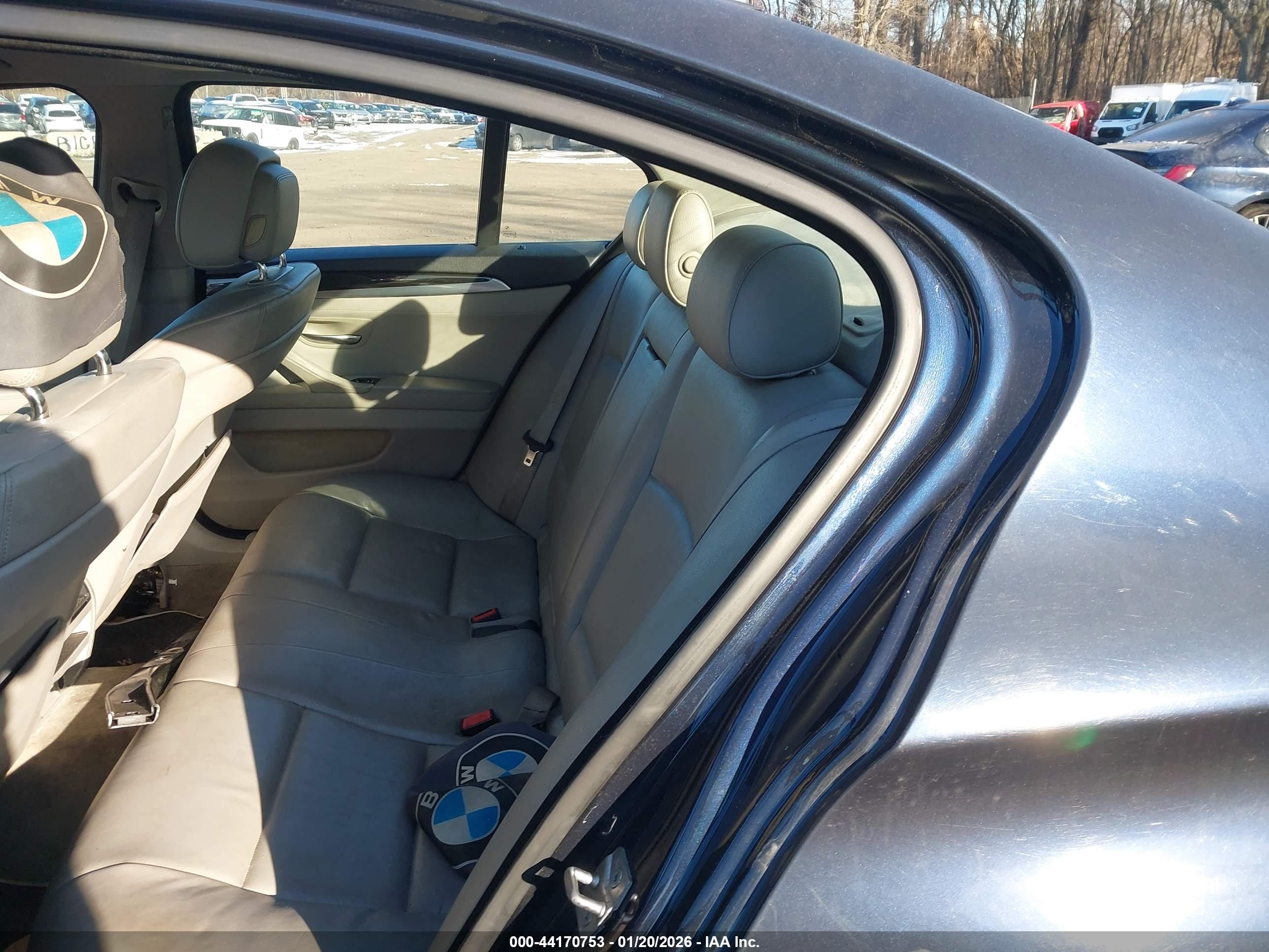 BMW 535I image 8