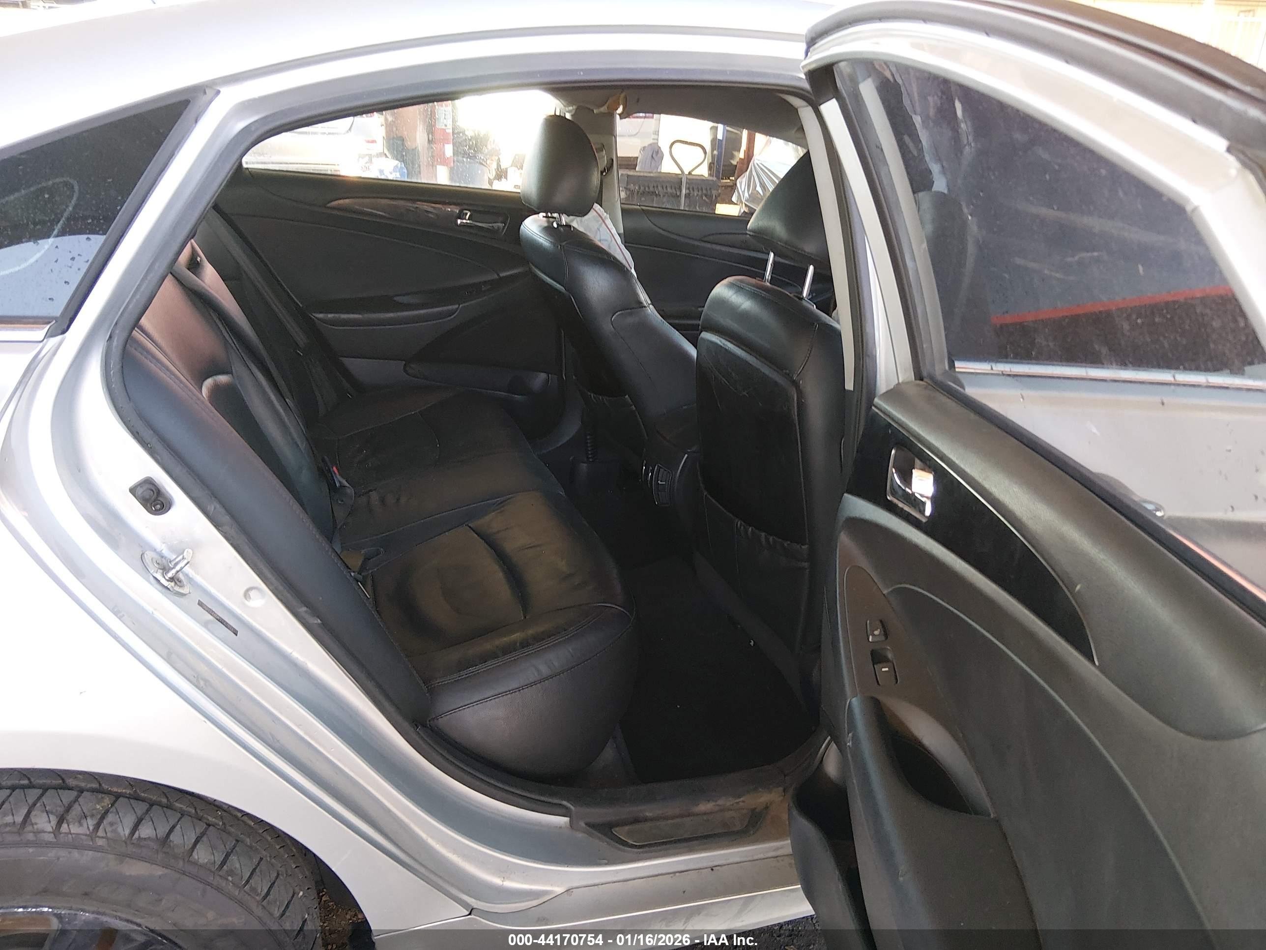 HYUNDAI SONATA image 8