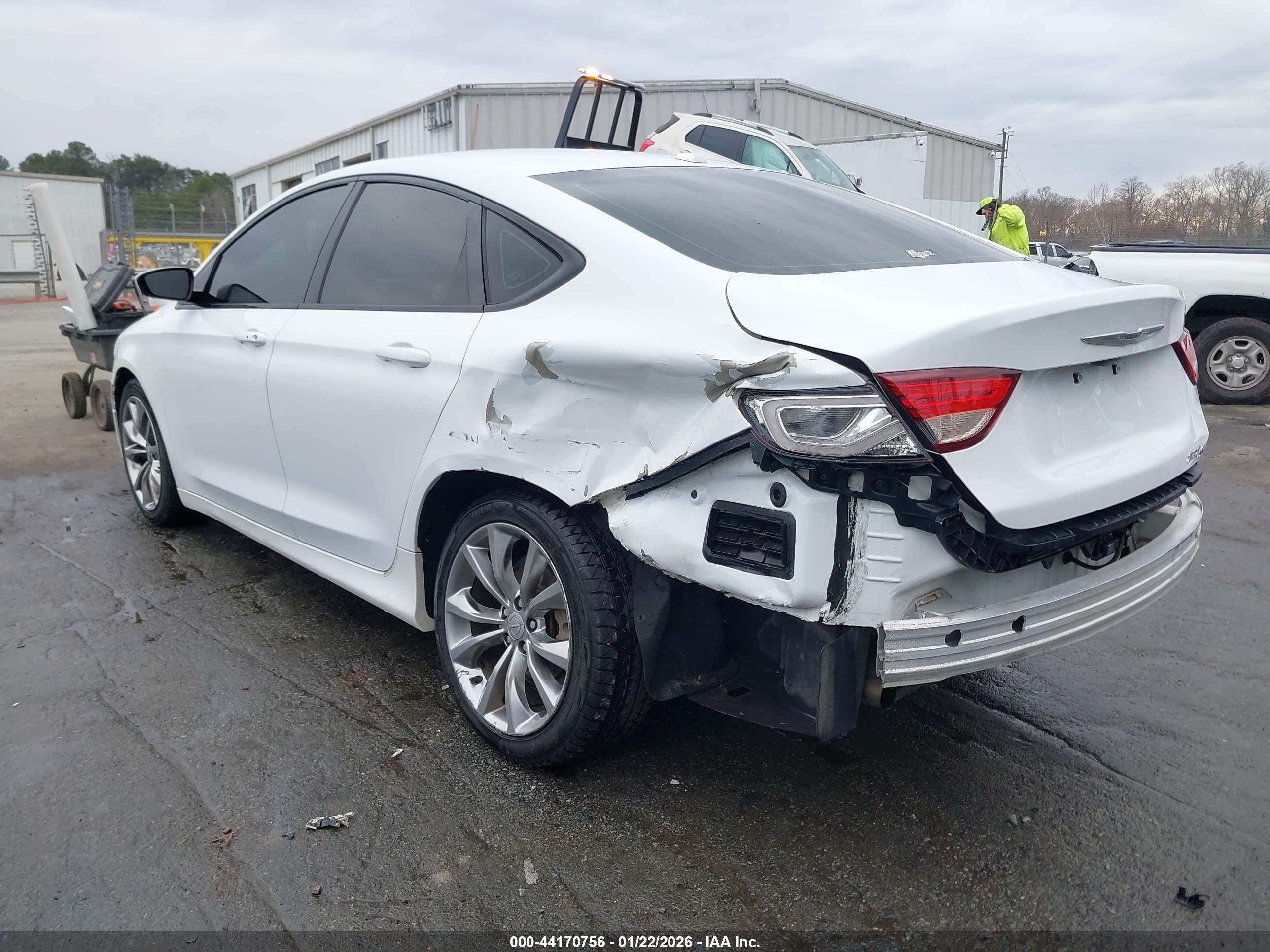 CHRYSLER 200 image 3