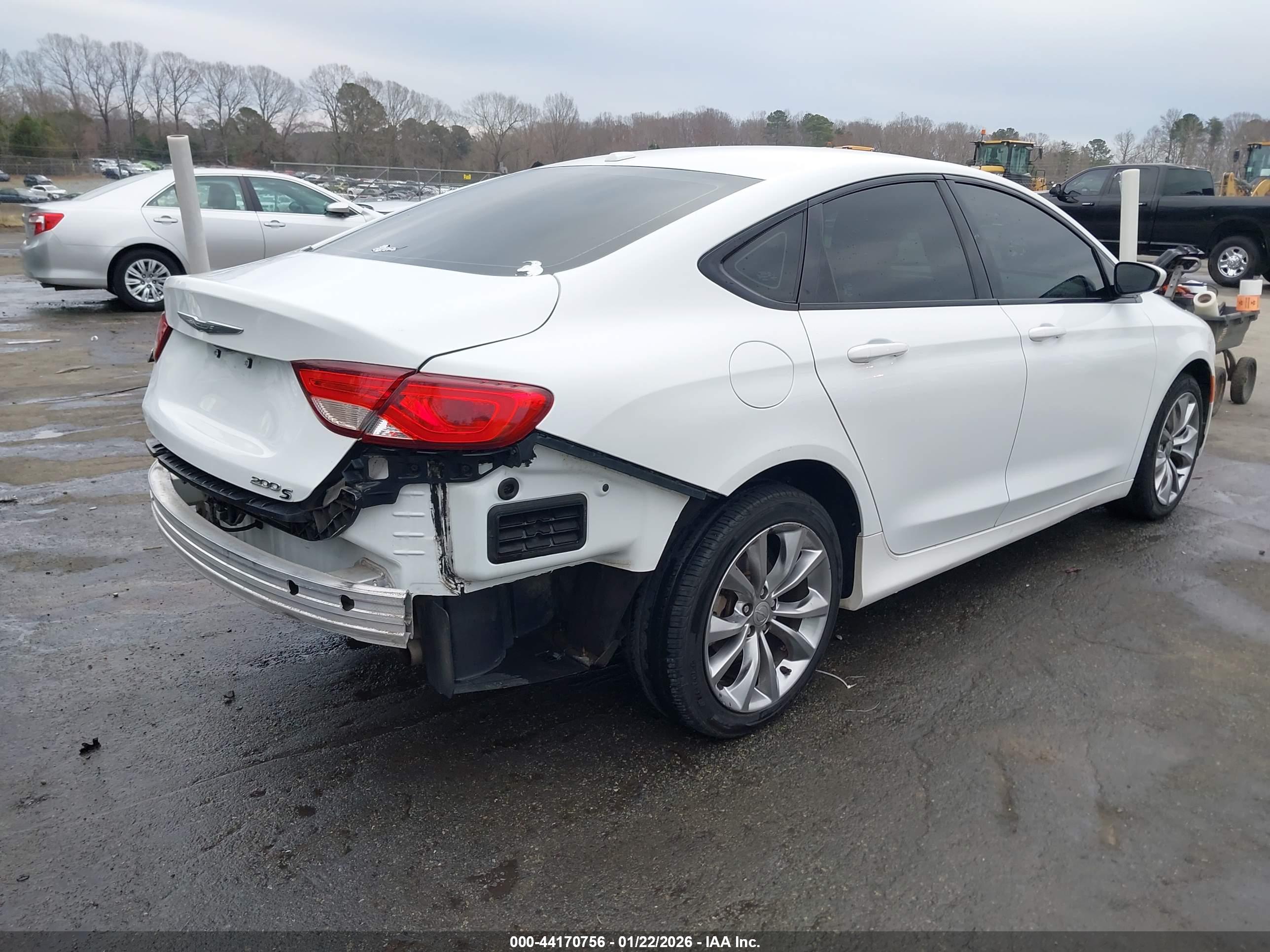 CHRYSLER 200 image 4