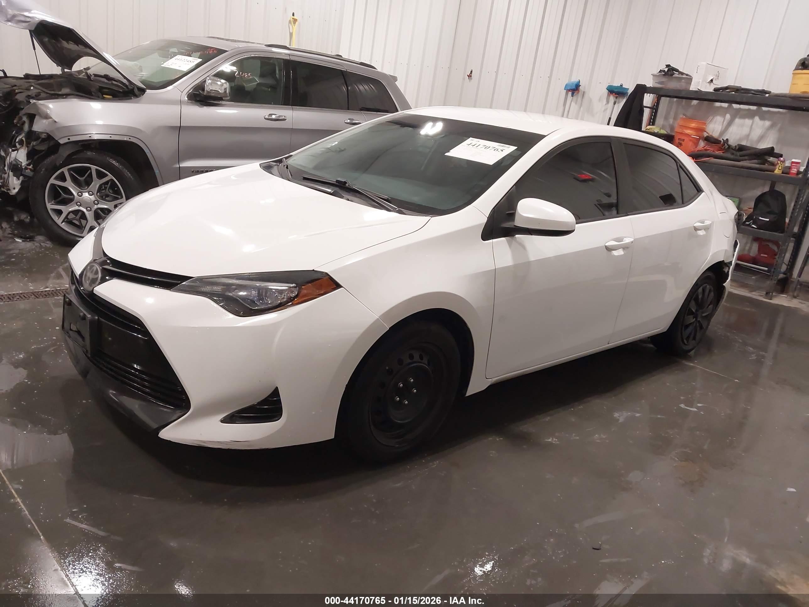 TOYOTA COROLLA image 2