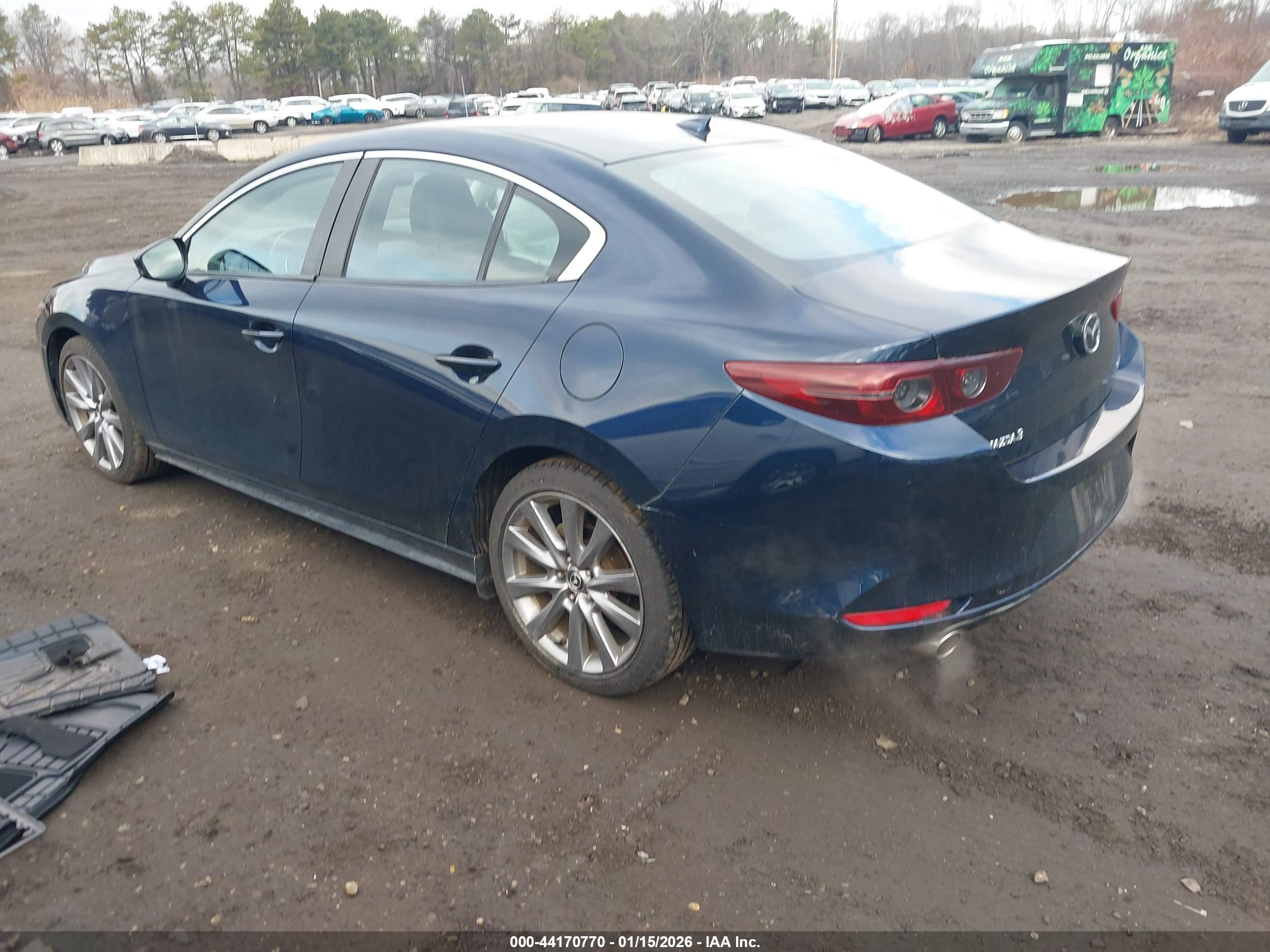 MAZDA MAZDA3 image 3