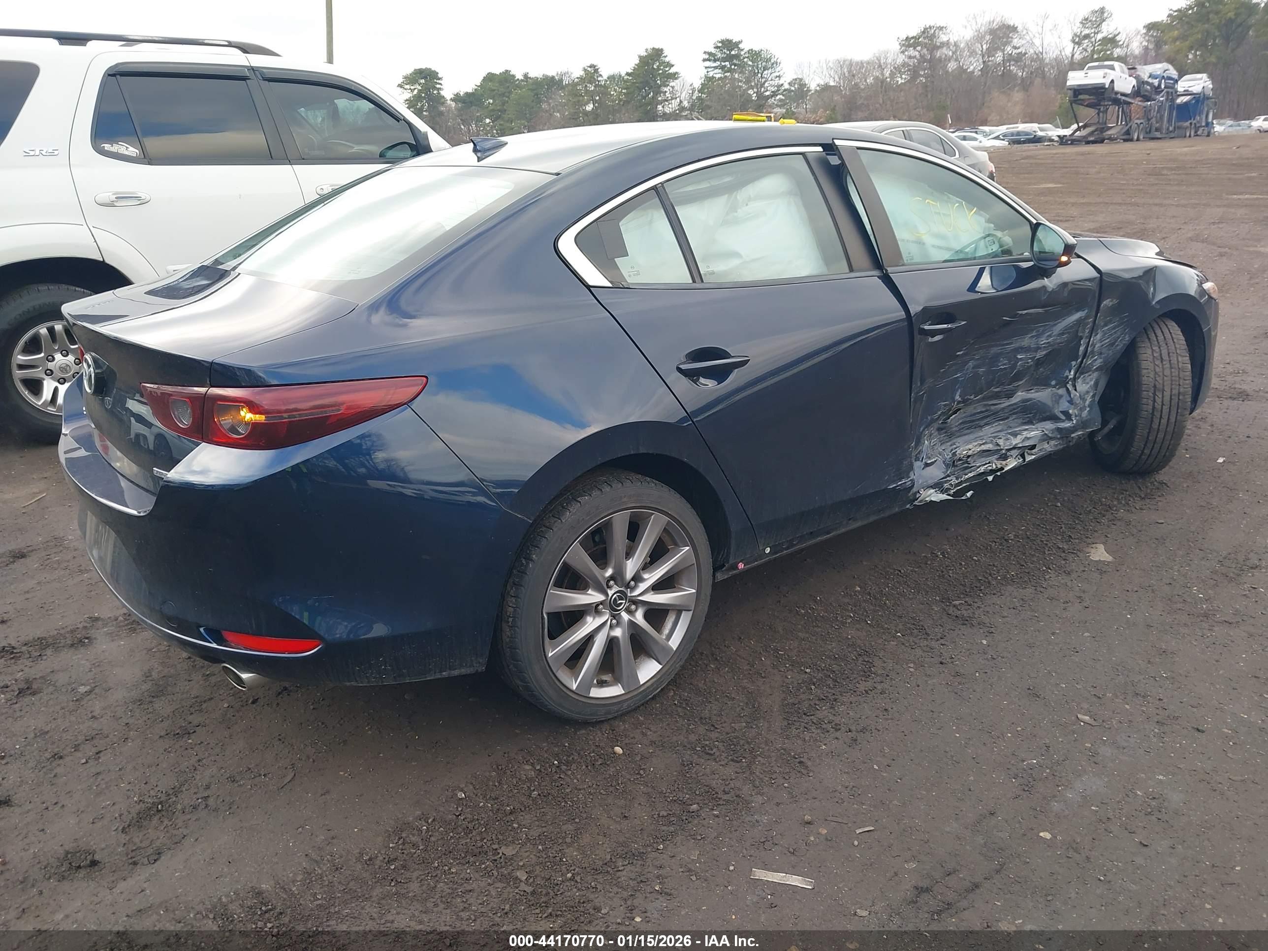 MAZDA MAZDA3 image 4