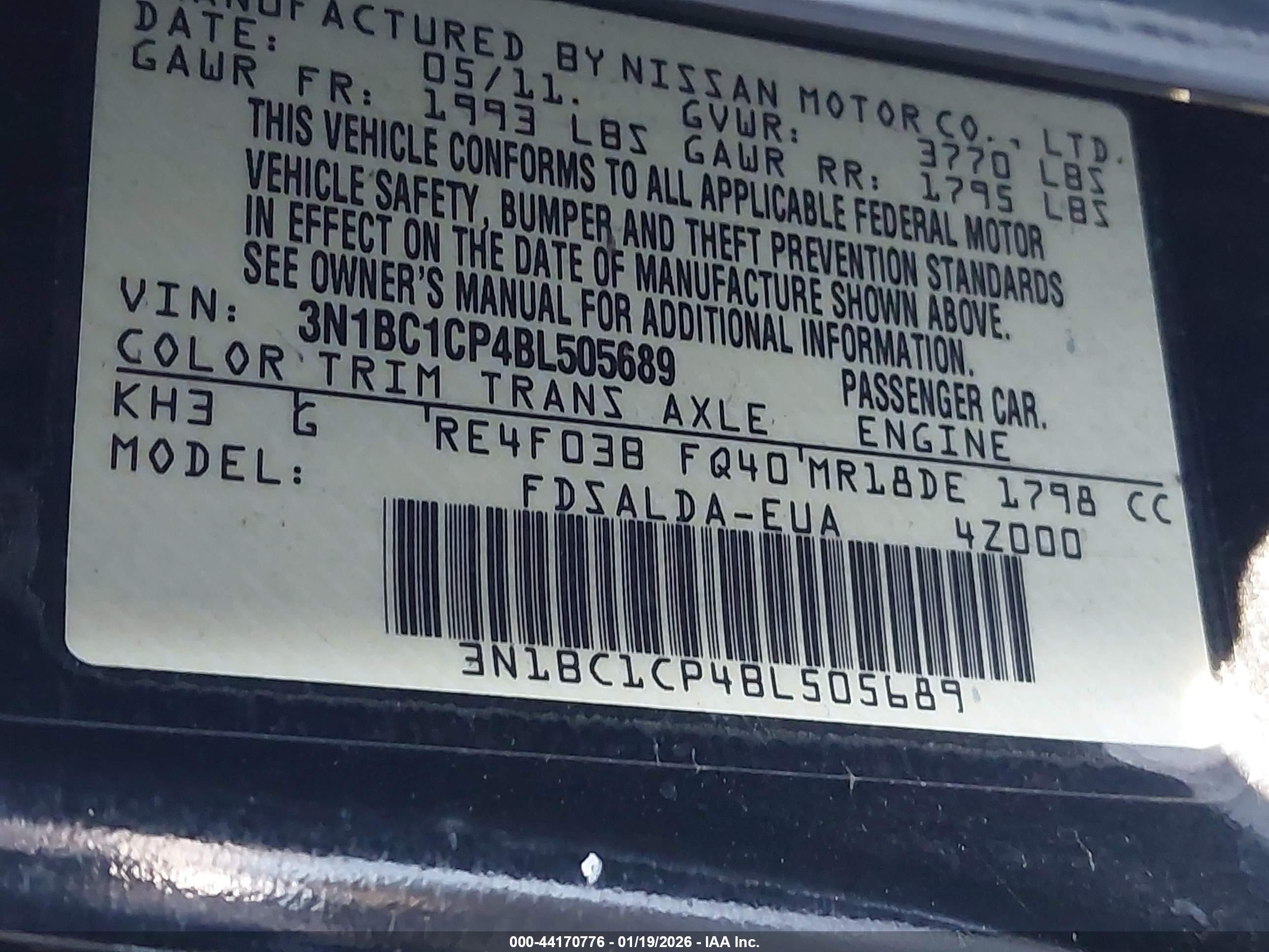 NISSAN VERSA image 9