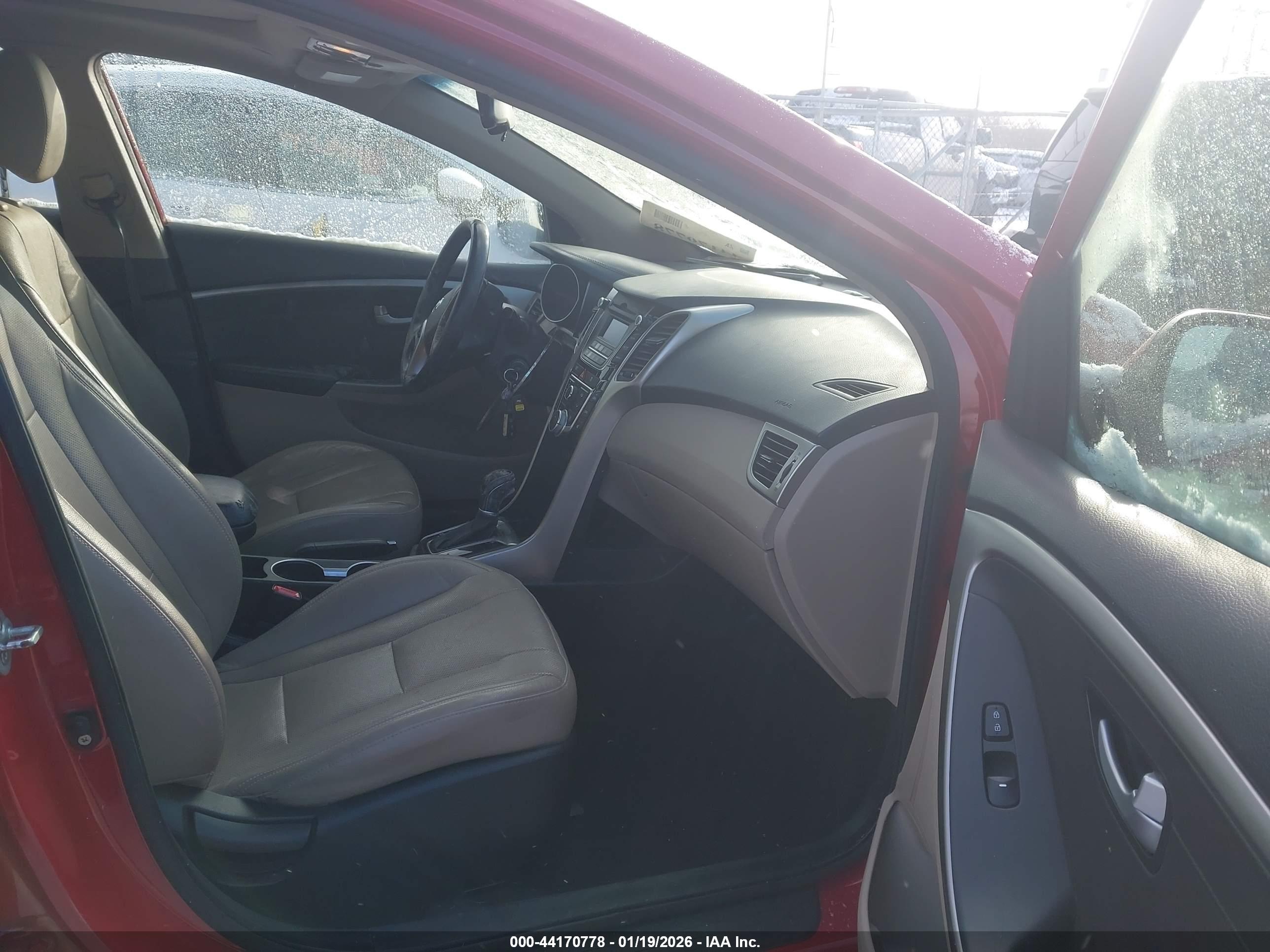 HYUNDAI ELANTRA image 5