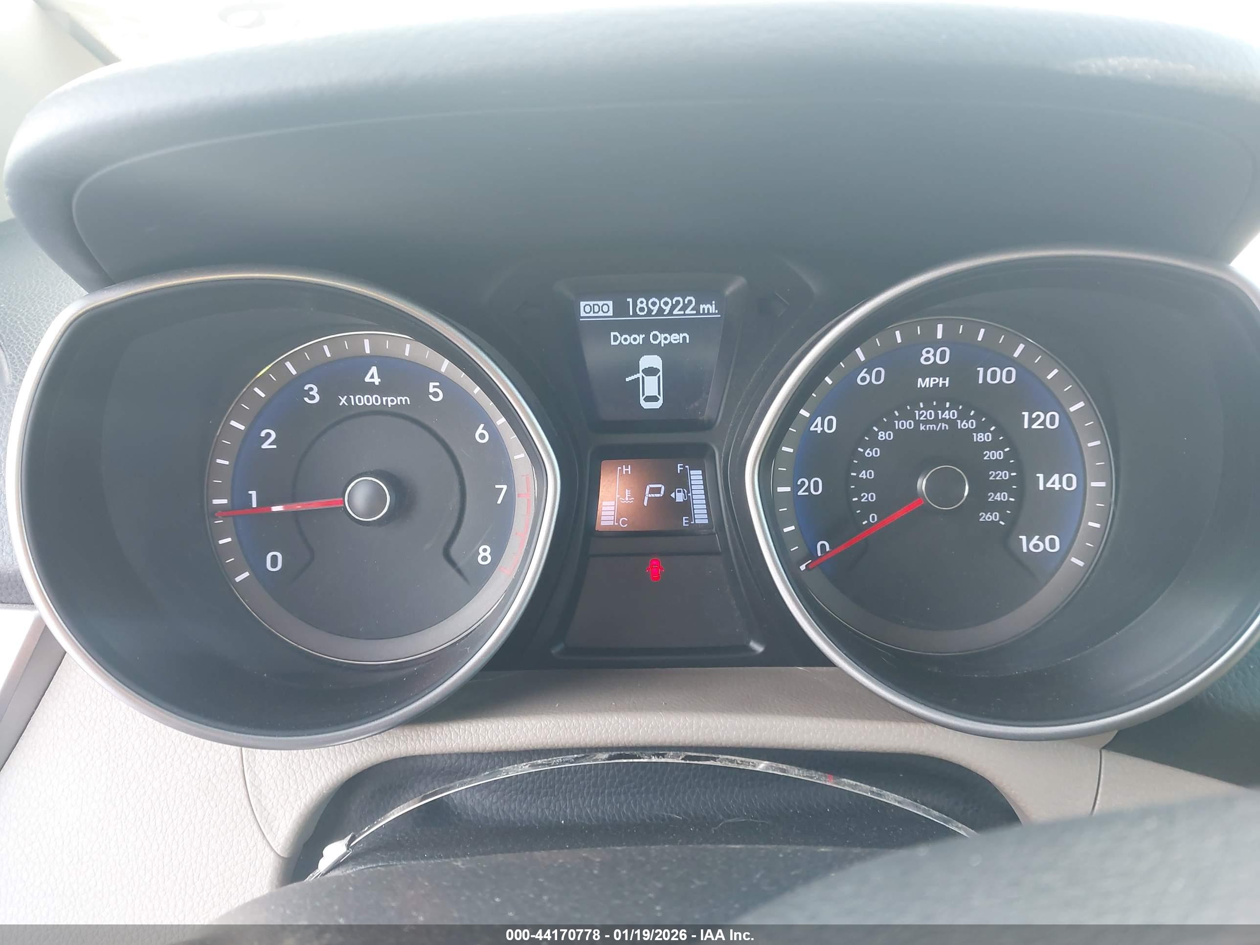 HYUNDAI ELANTRA image 7