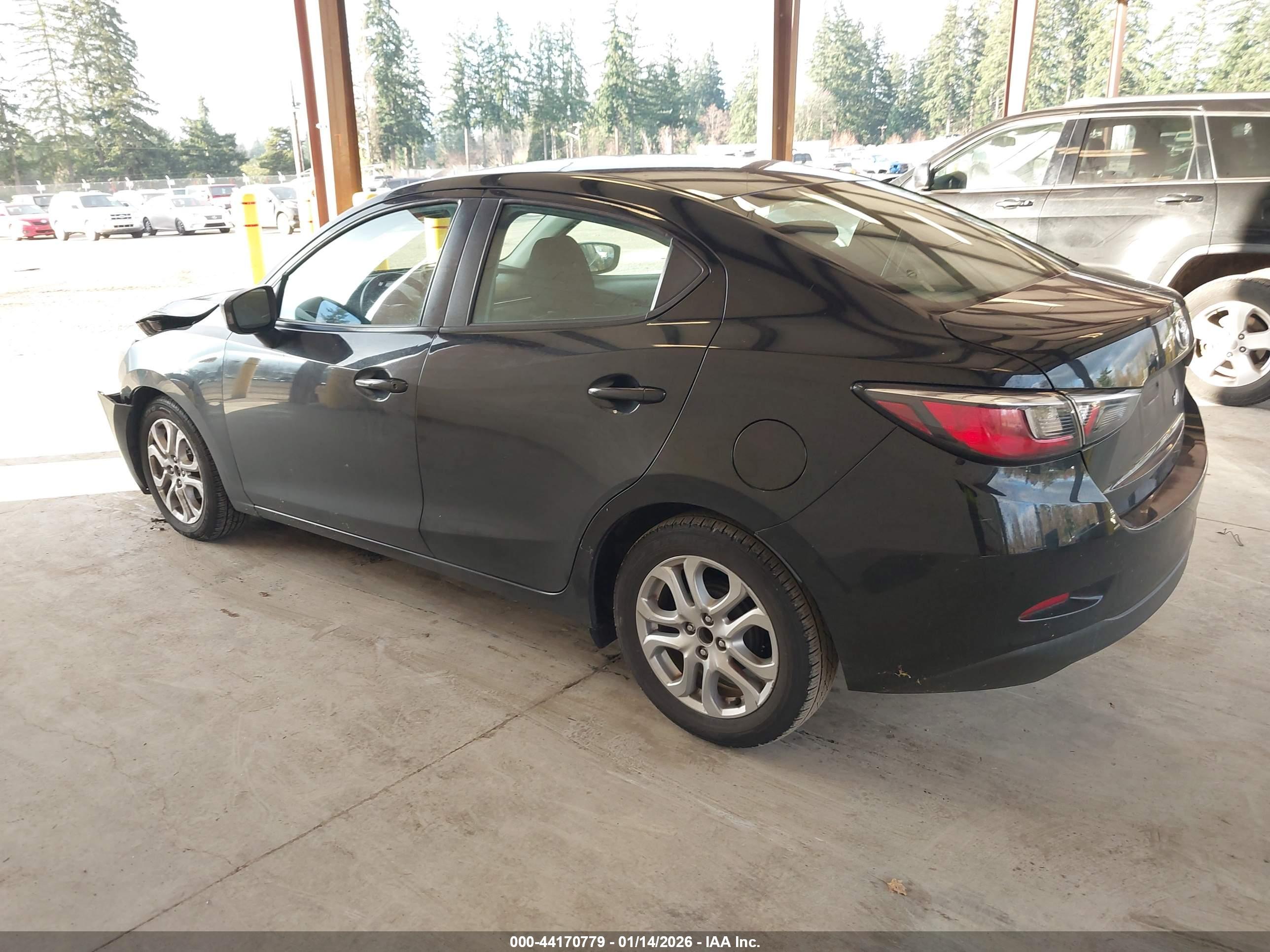TOYOTA YARIS image 3