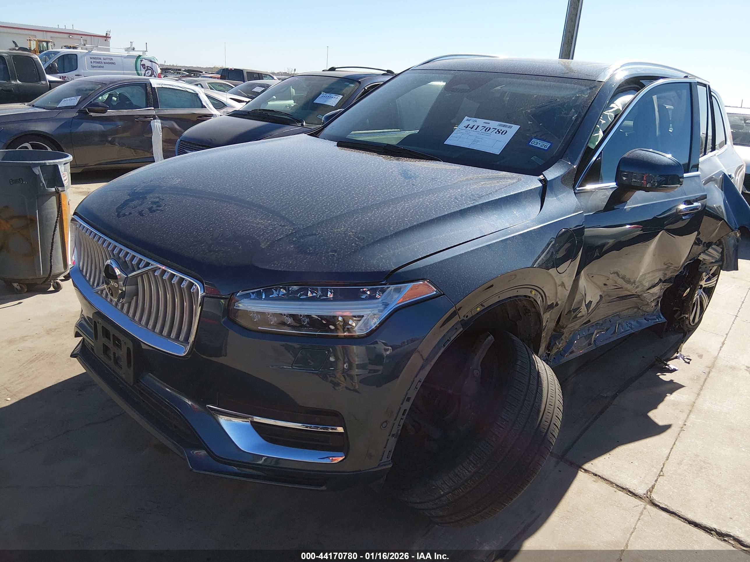 VOLVO XC90 image 2