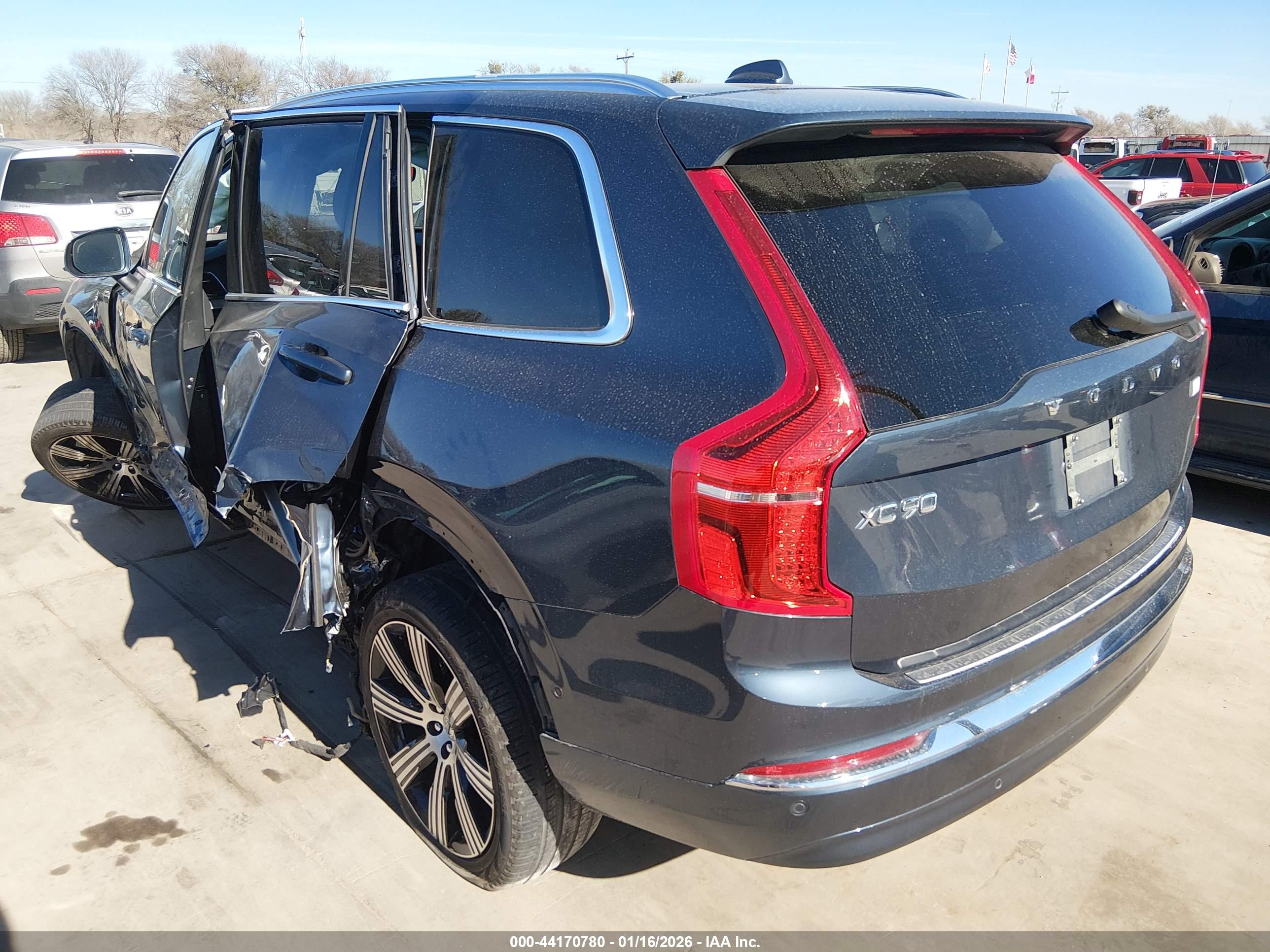 VOLVO XC90 image 3