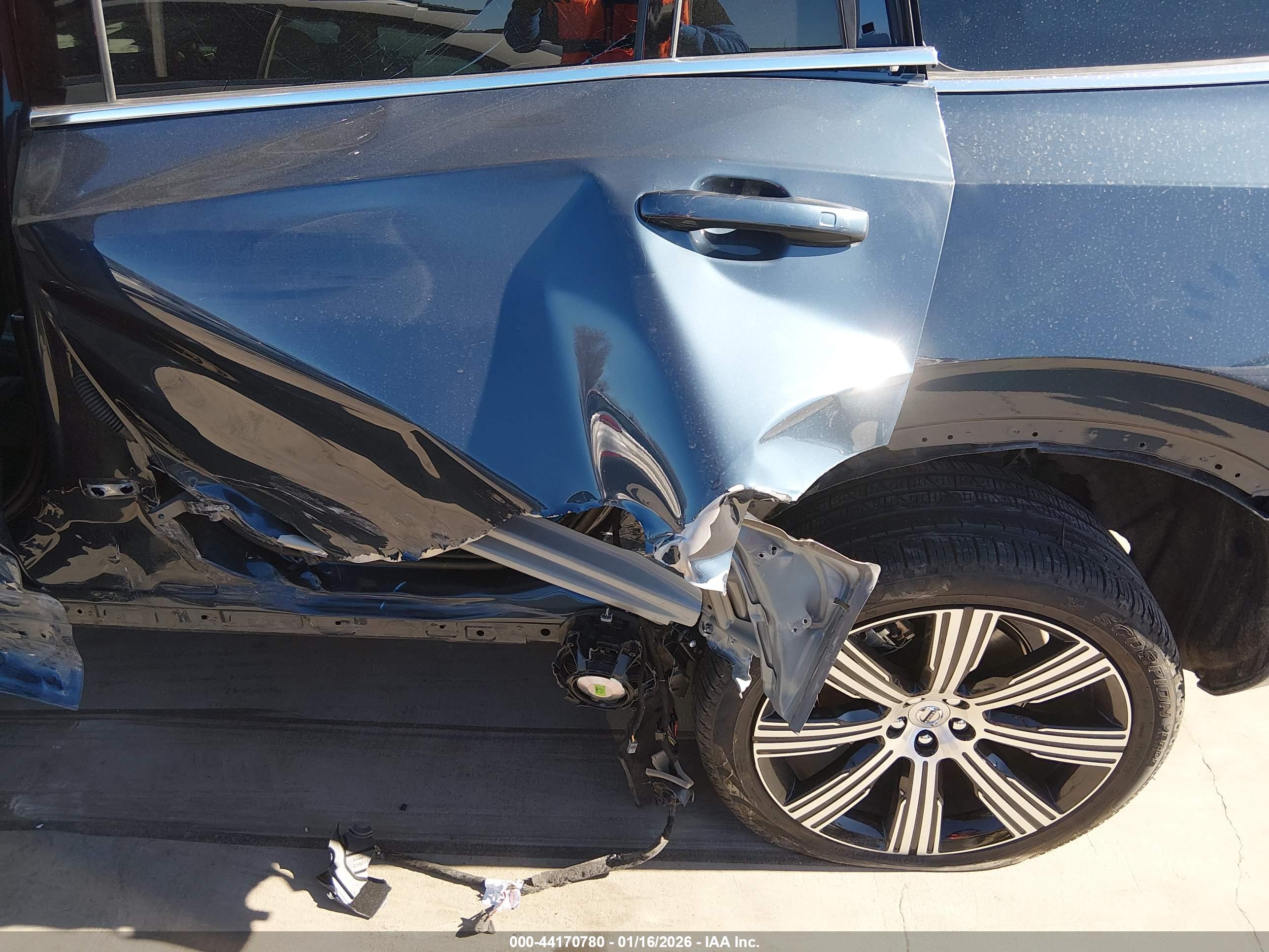 VOLVO XC90 image 6