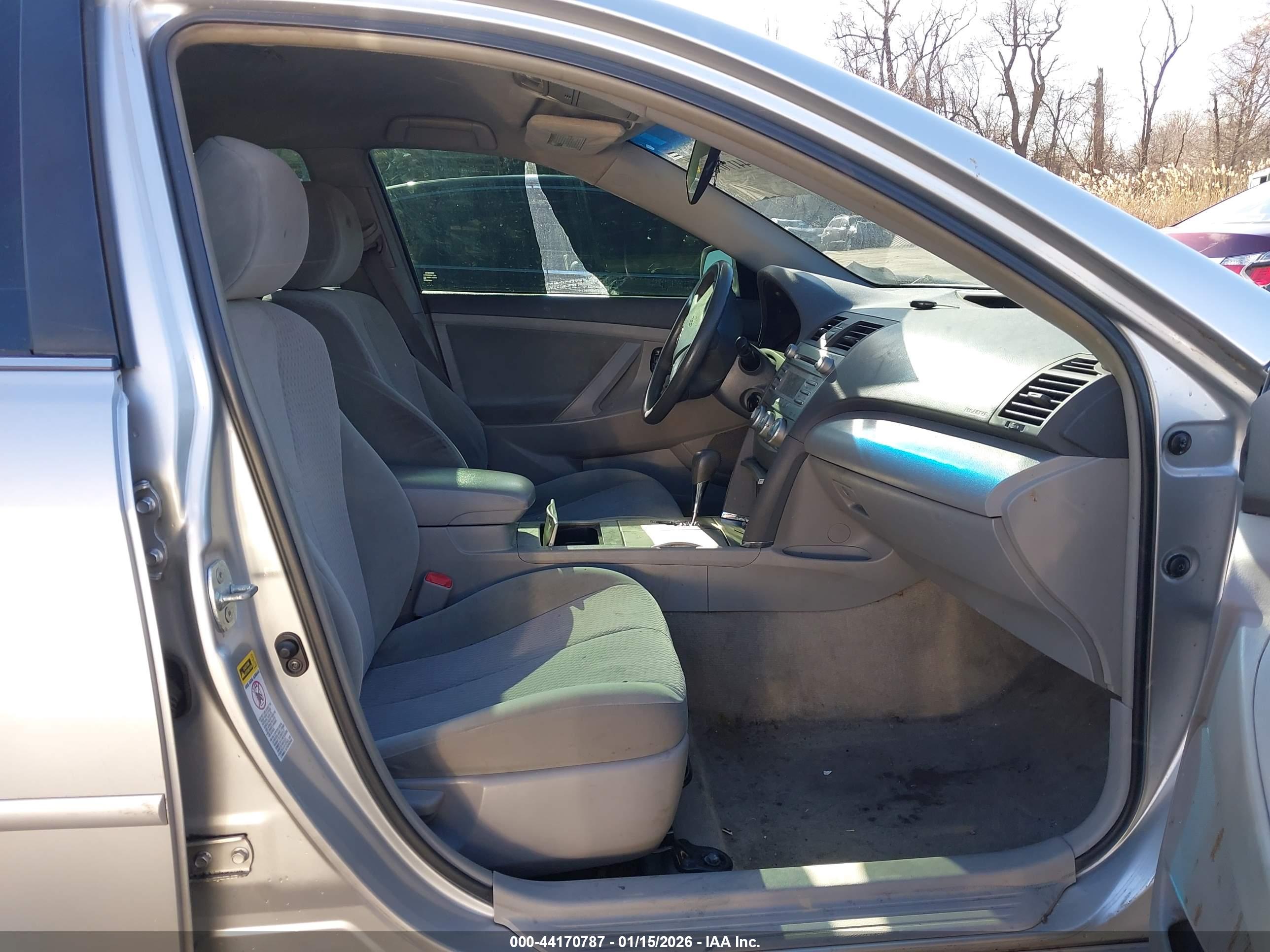 TOYOTA CAMRY image 5