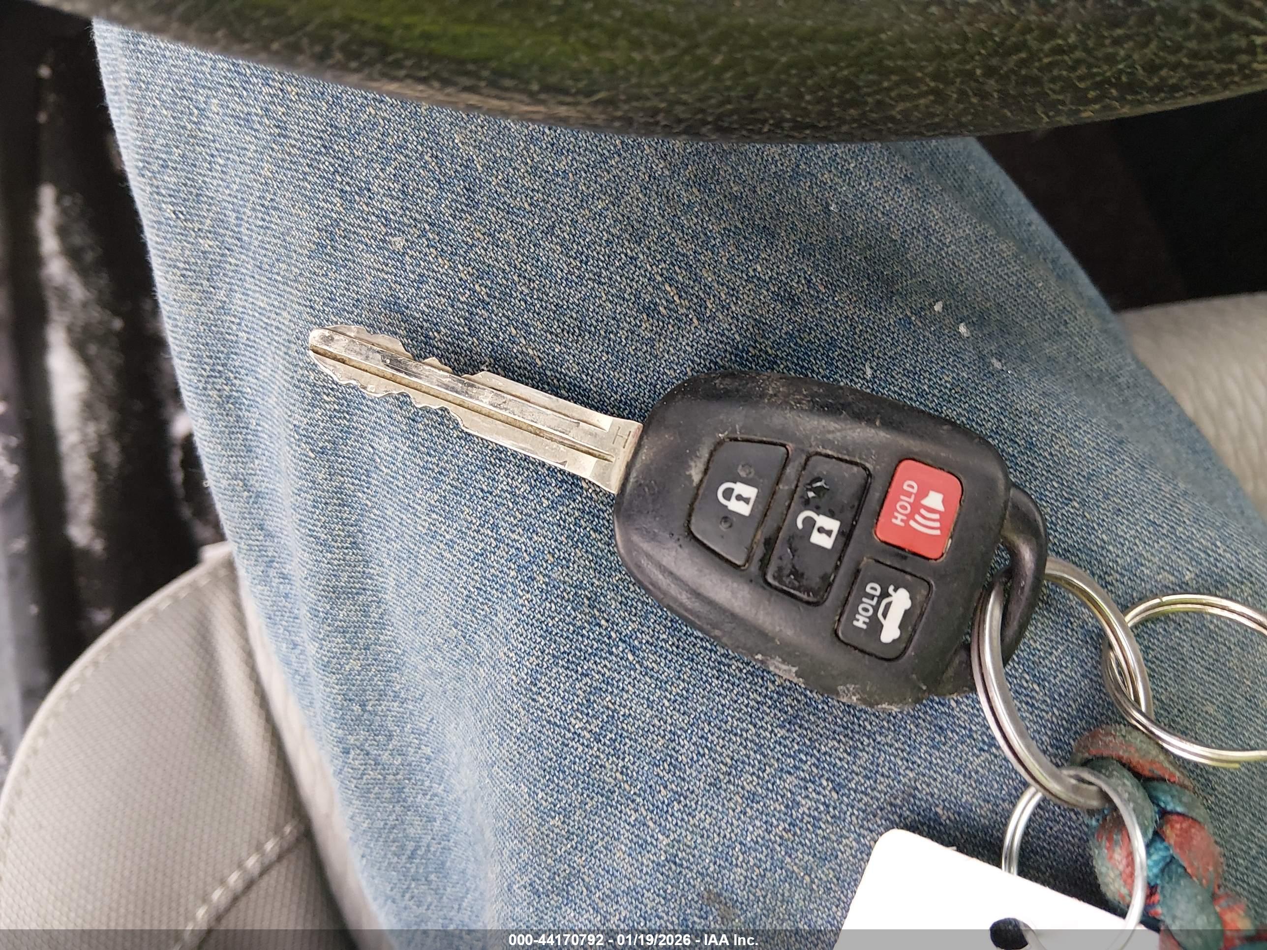 TOYOTA COROLLA image 11