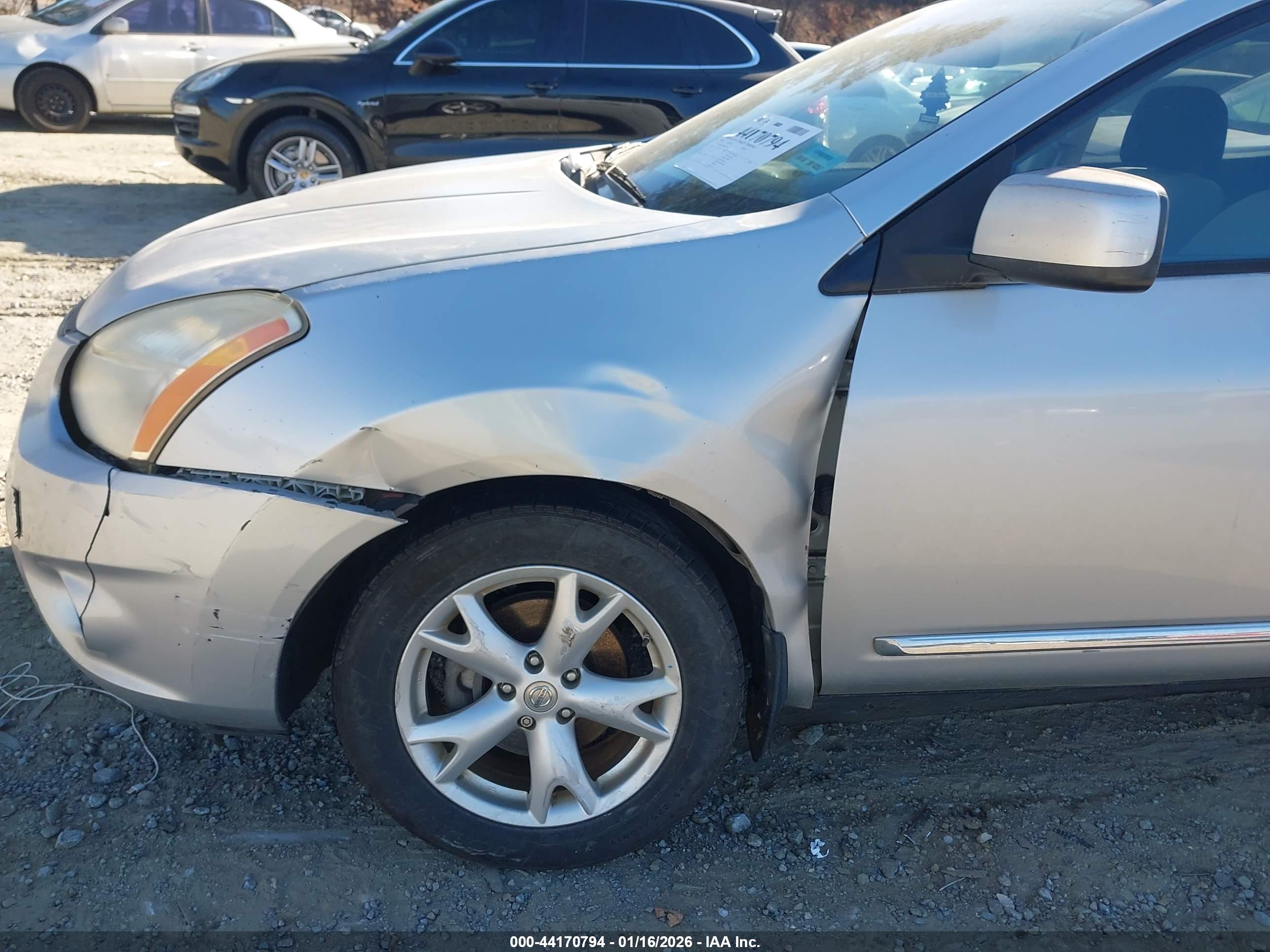 NISSAN ROGUE image 6