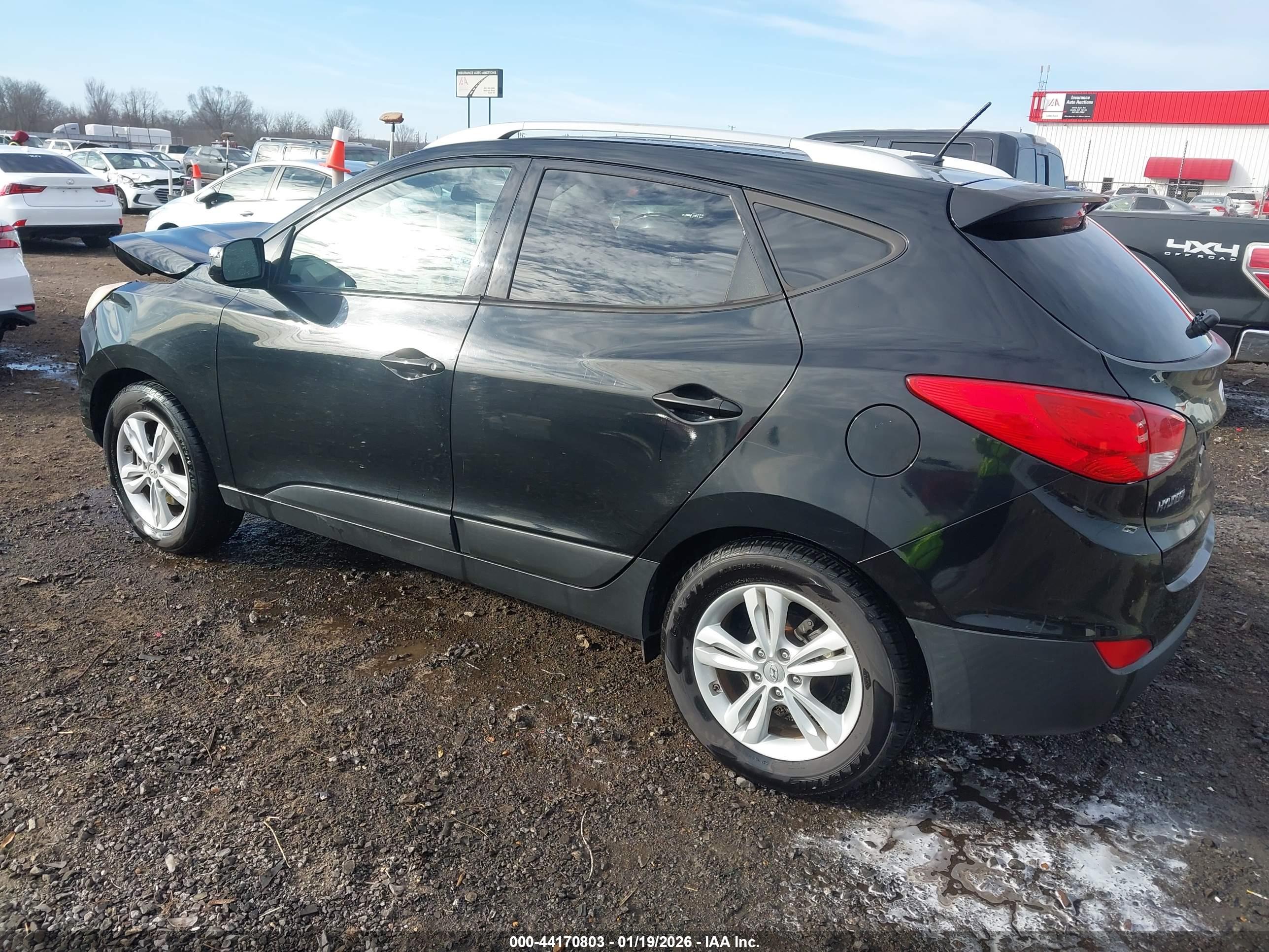 HYUNDAI TUCSON image 3