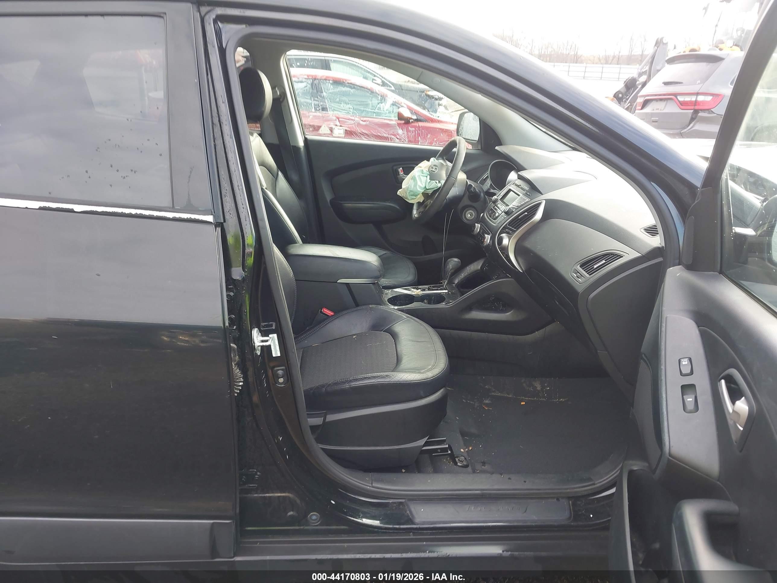 HYUNDAI TUCSON image 5