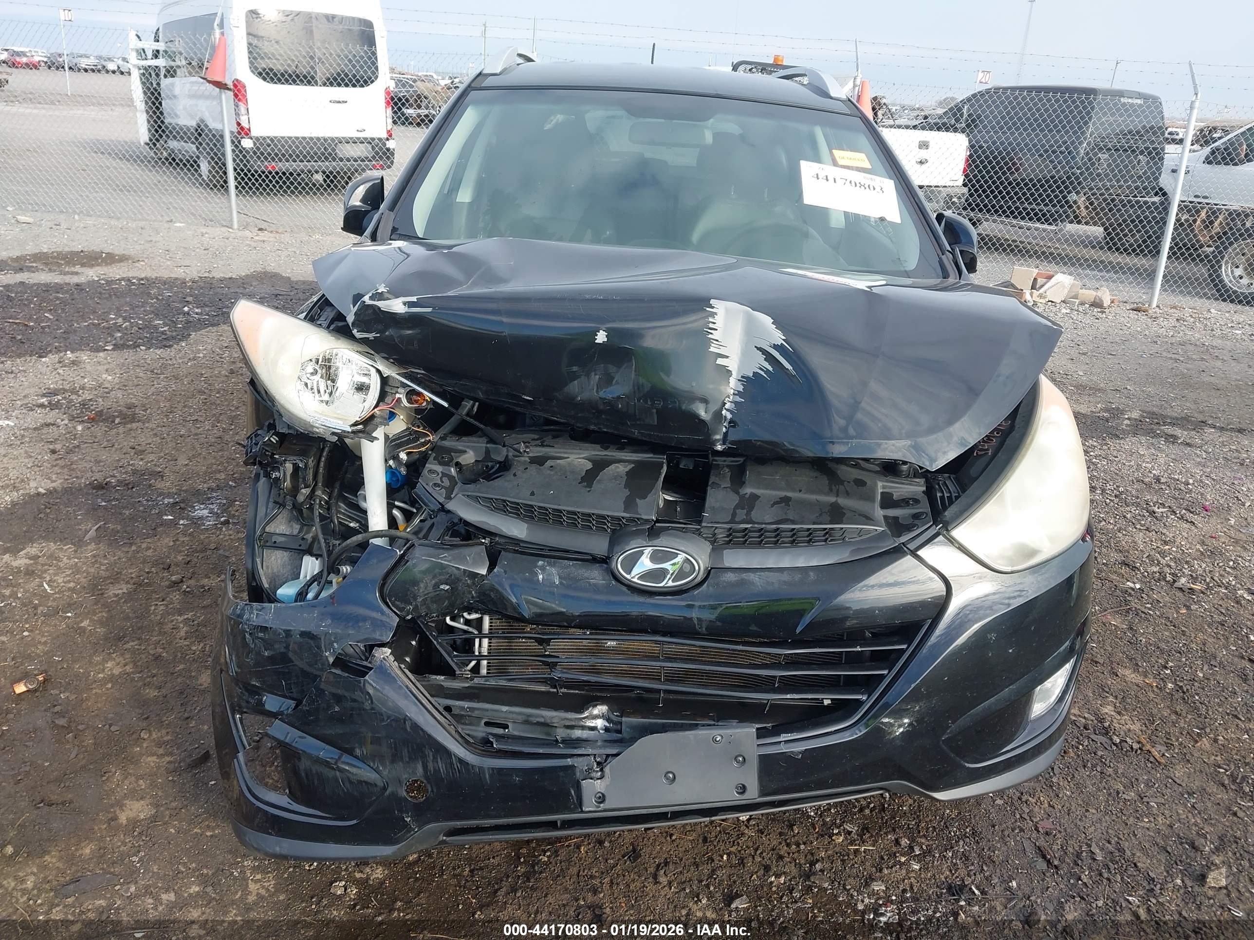 HYUNDAI TUCSON image 6