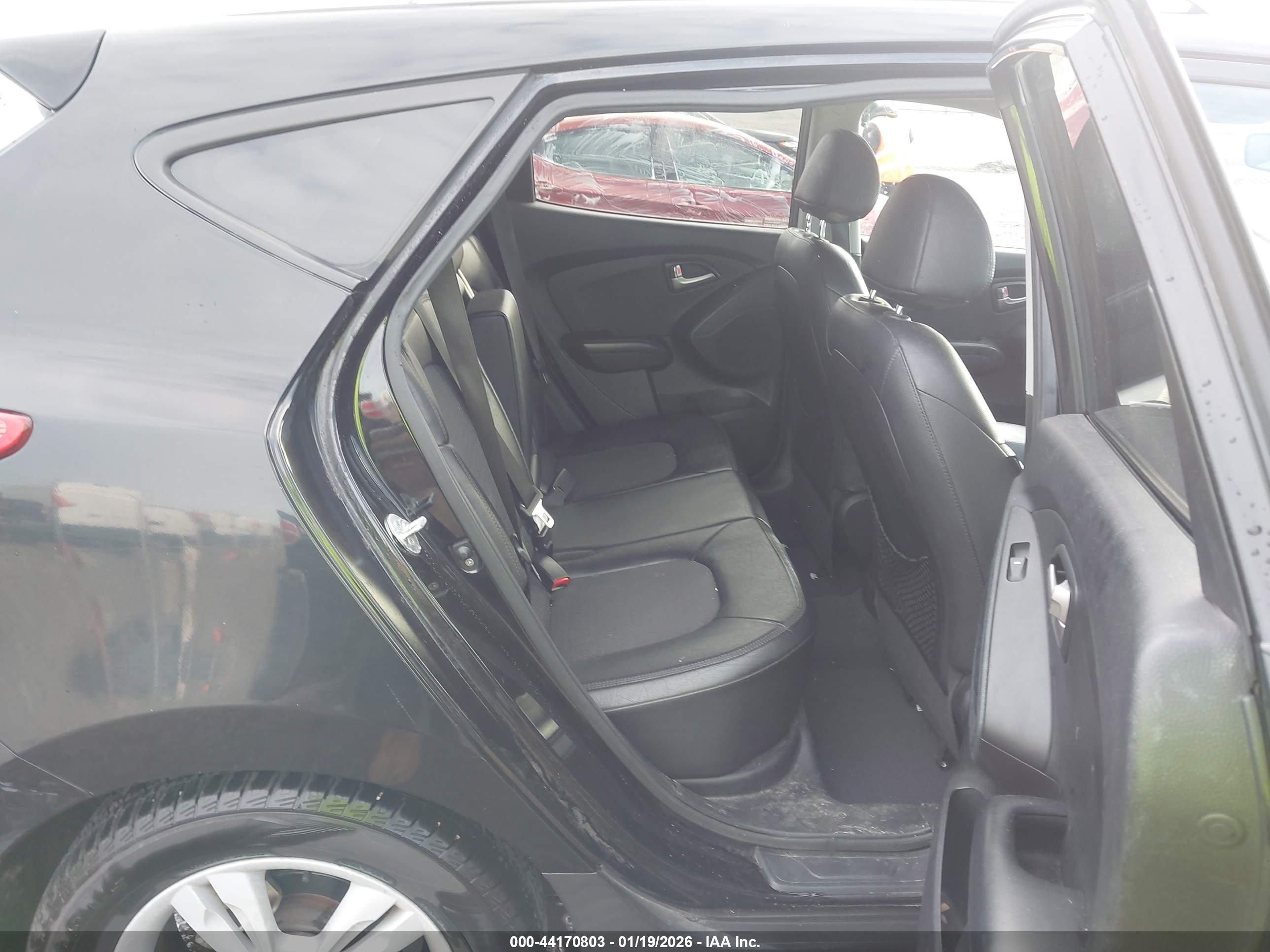 HYUNDAI TUCSON image 8