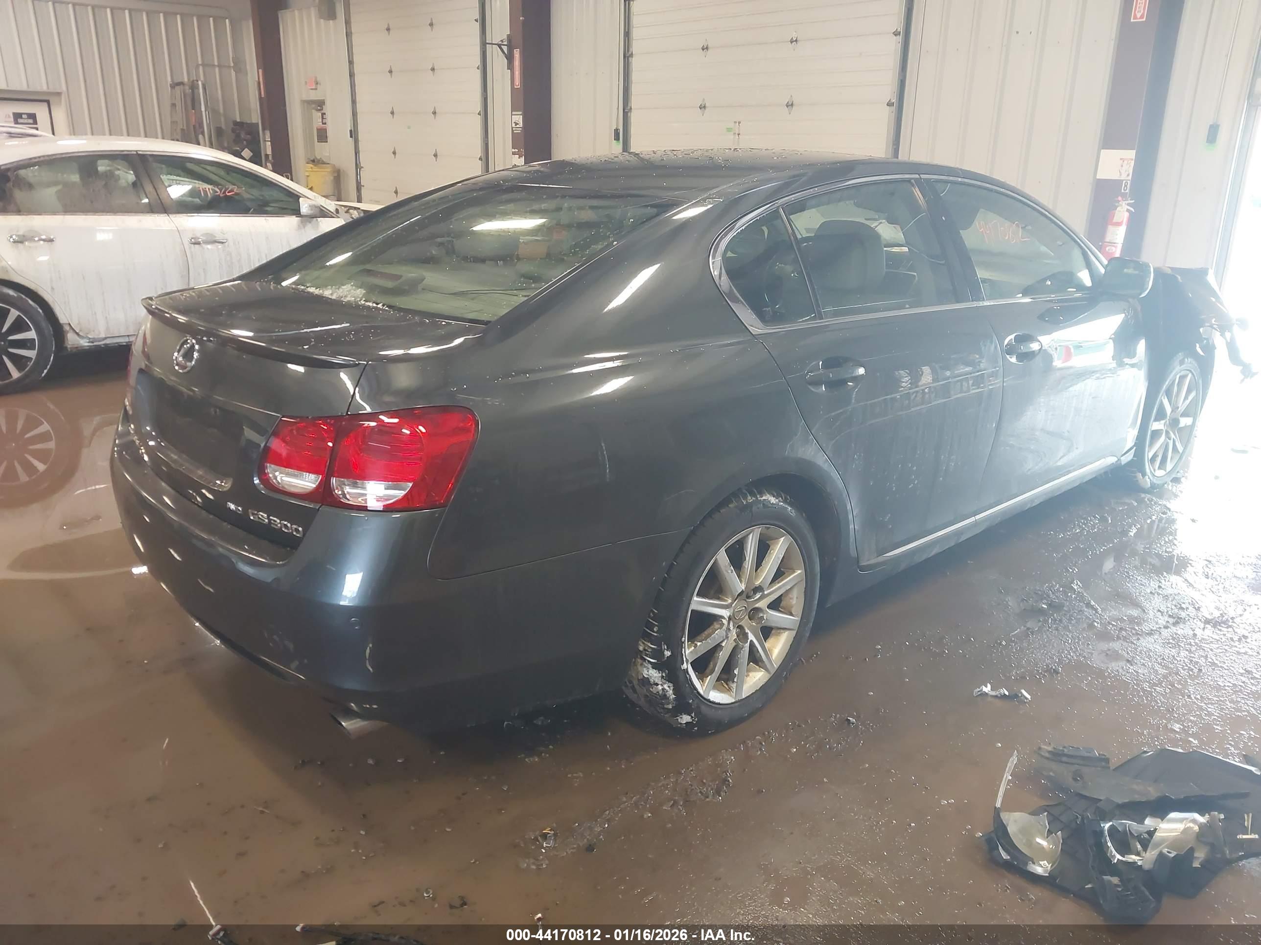 LEXUS GS image 4