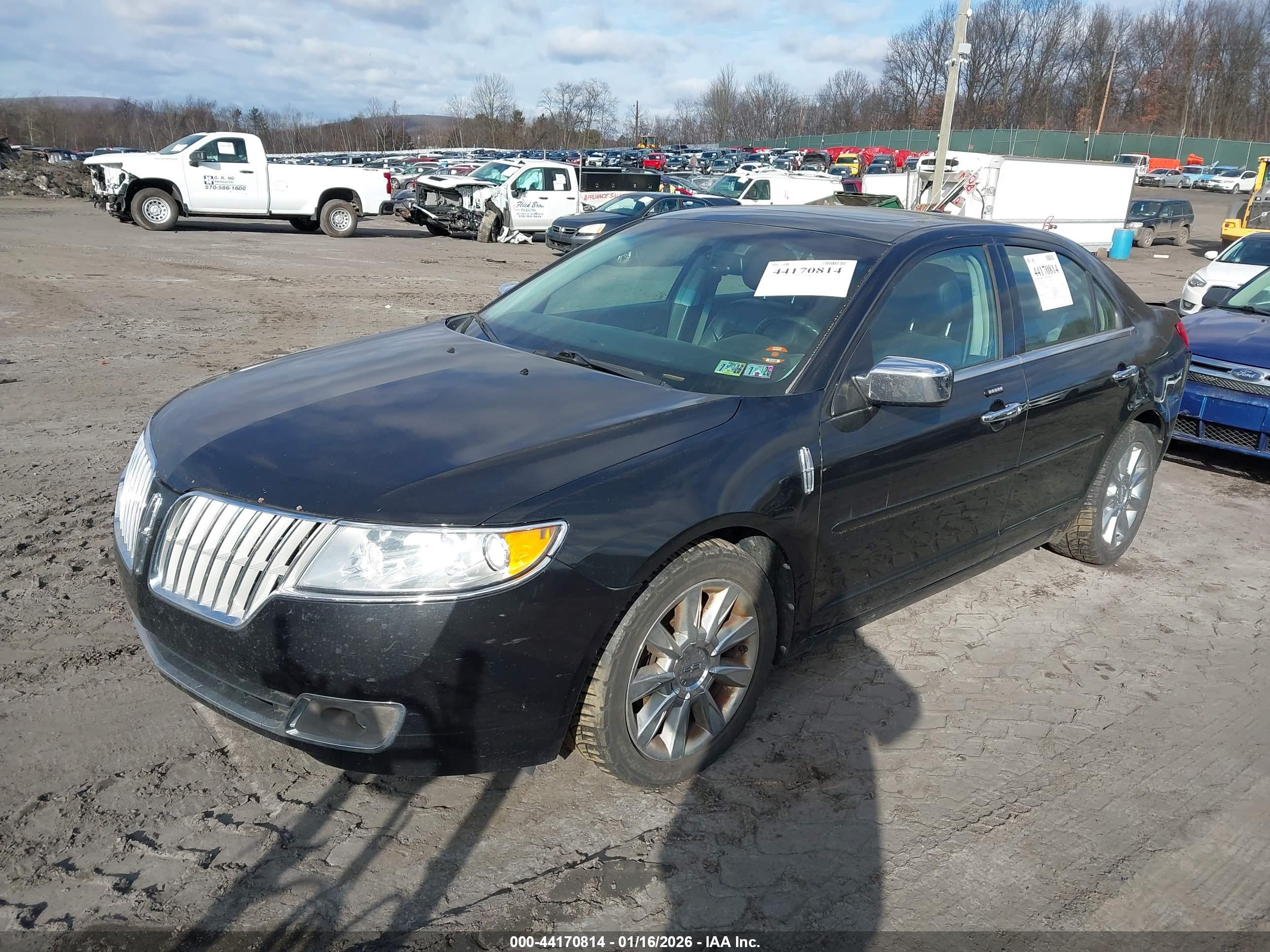 LINCOLN MKZ image 2
