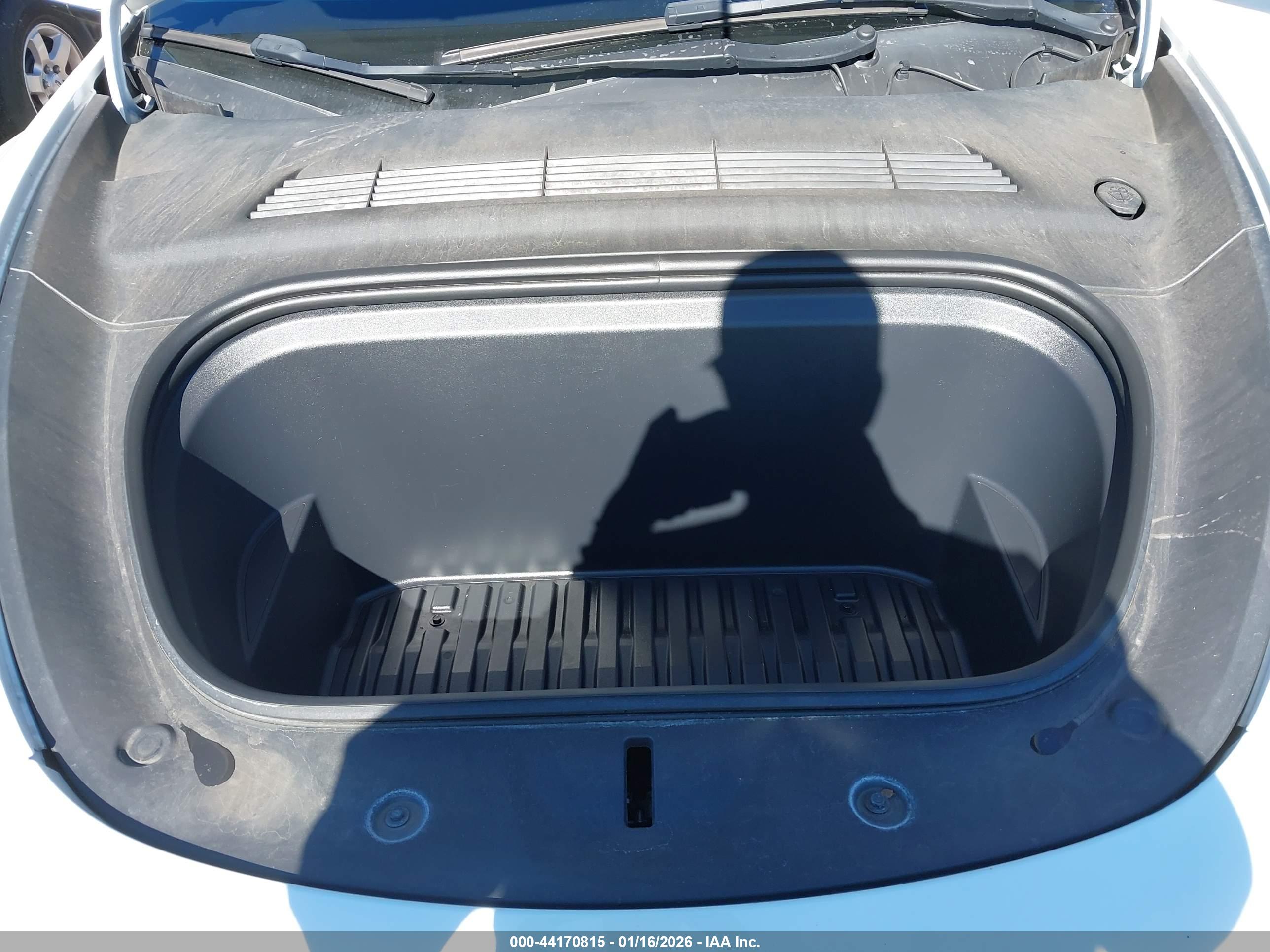 TESLA MODEL image 10