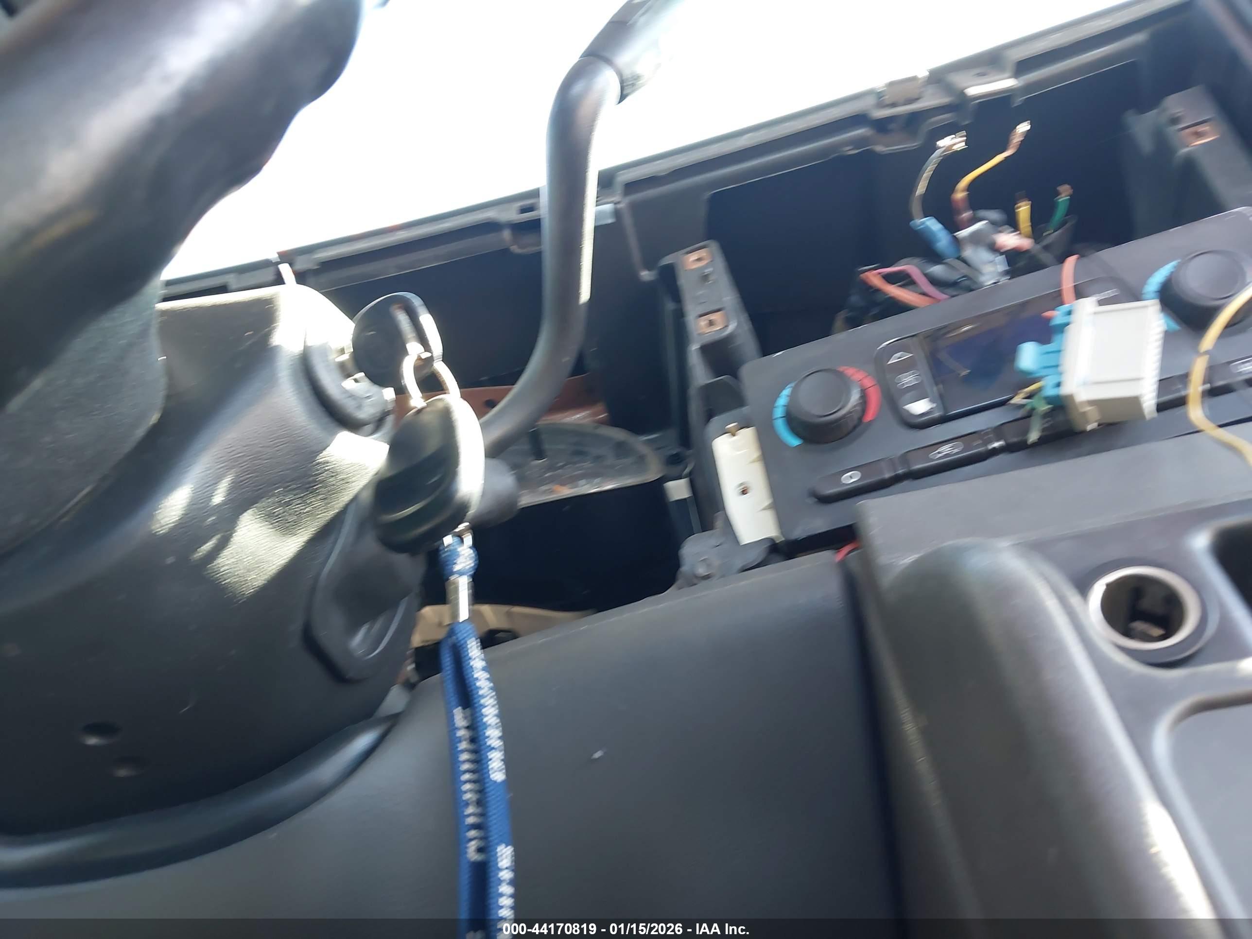 CHEVROLET SILVERADO image 11