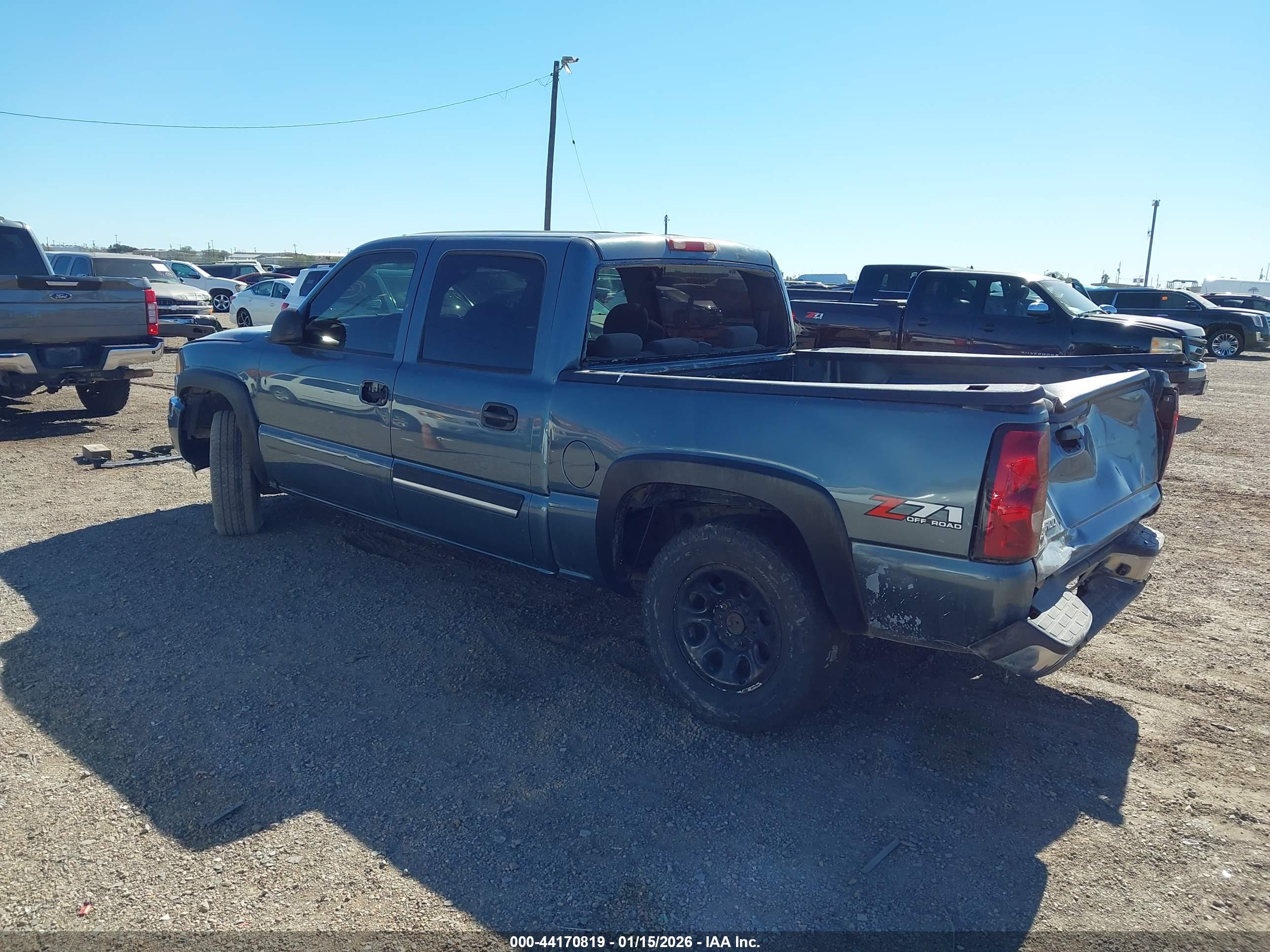 CHEVROLET SILVERADO image 3