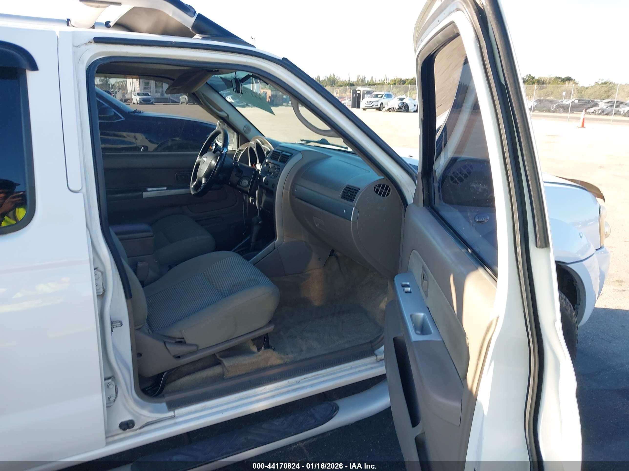 NISSAN FRONTIER image 5