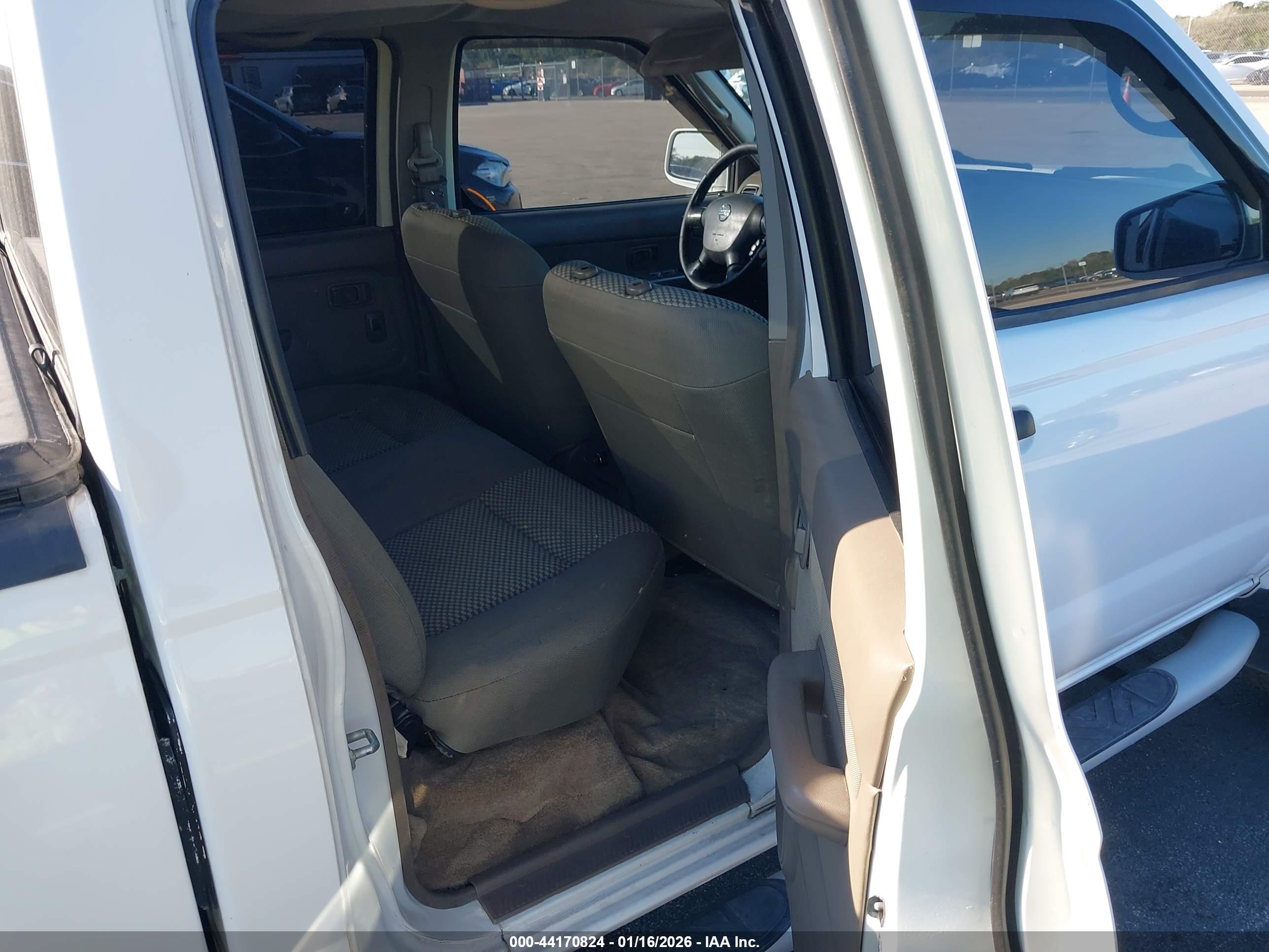 NISSAN FRONTIER image 8