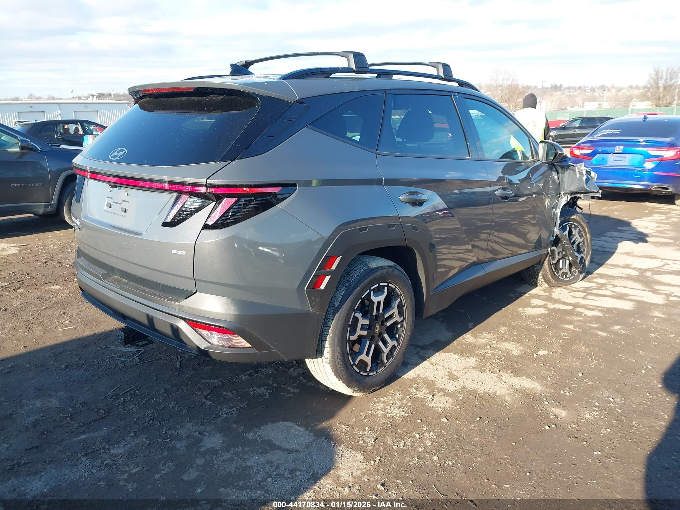 HYUNDAI TUCSON image 4