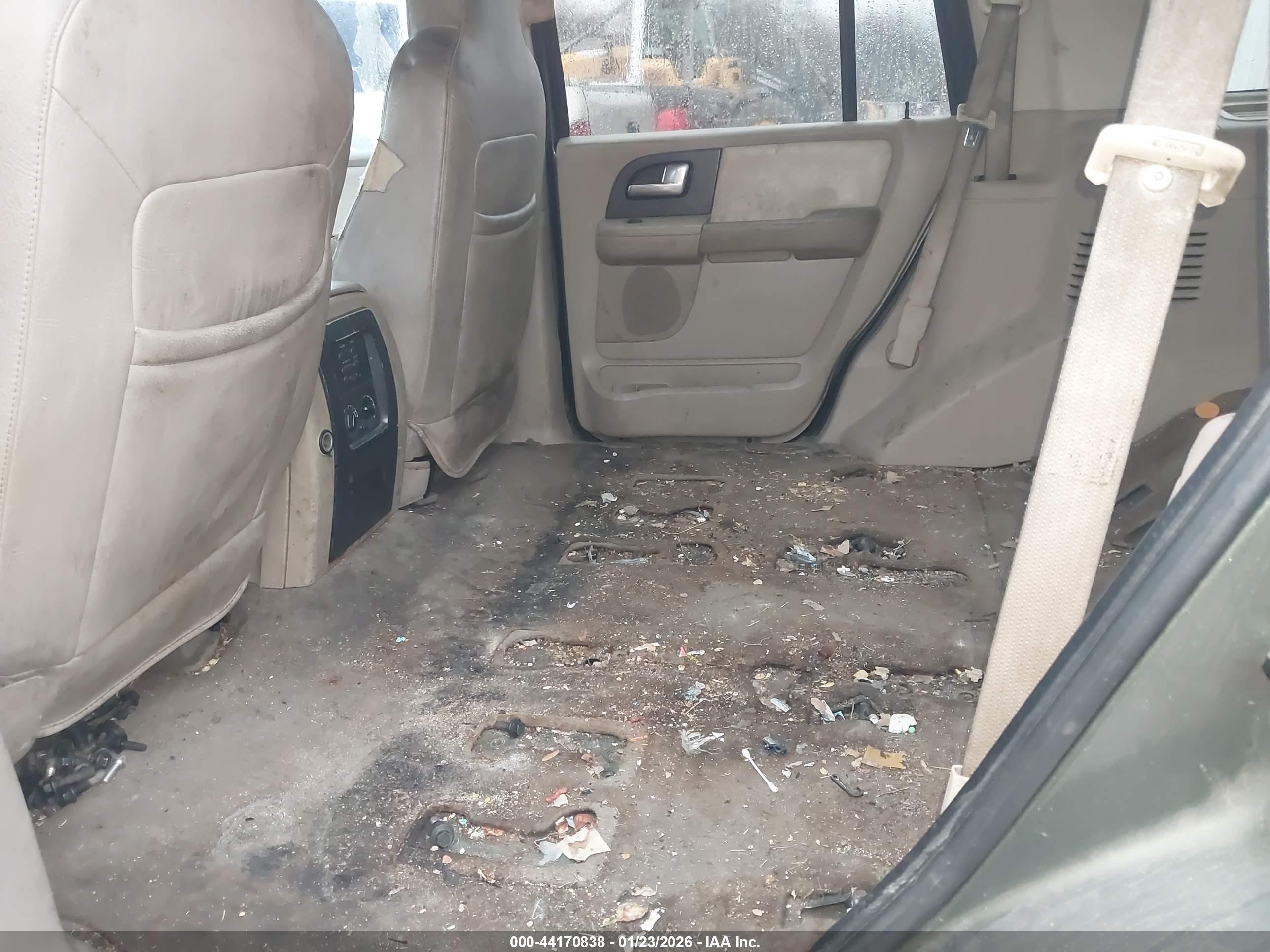 FORD EXPEDITION image 8
