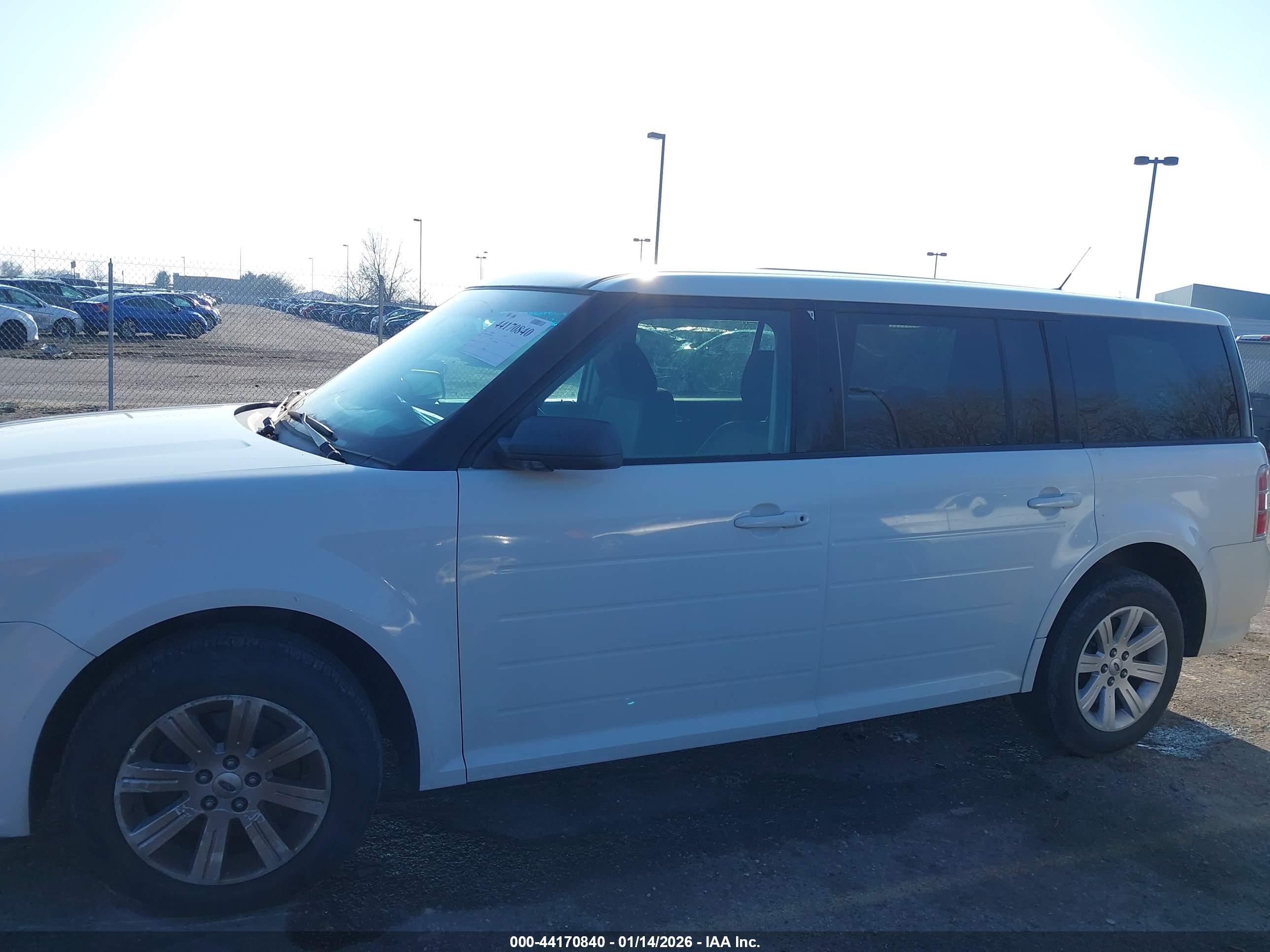 FORD FLEX image 6