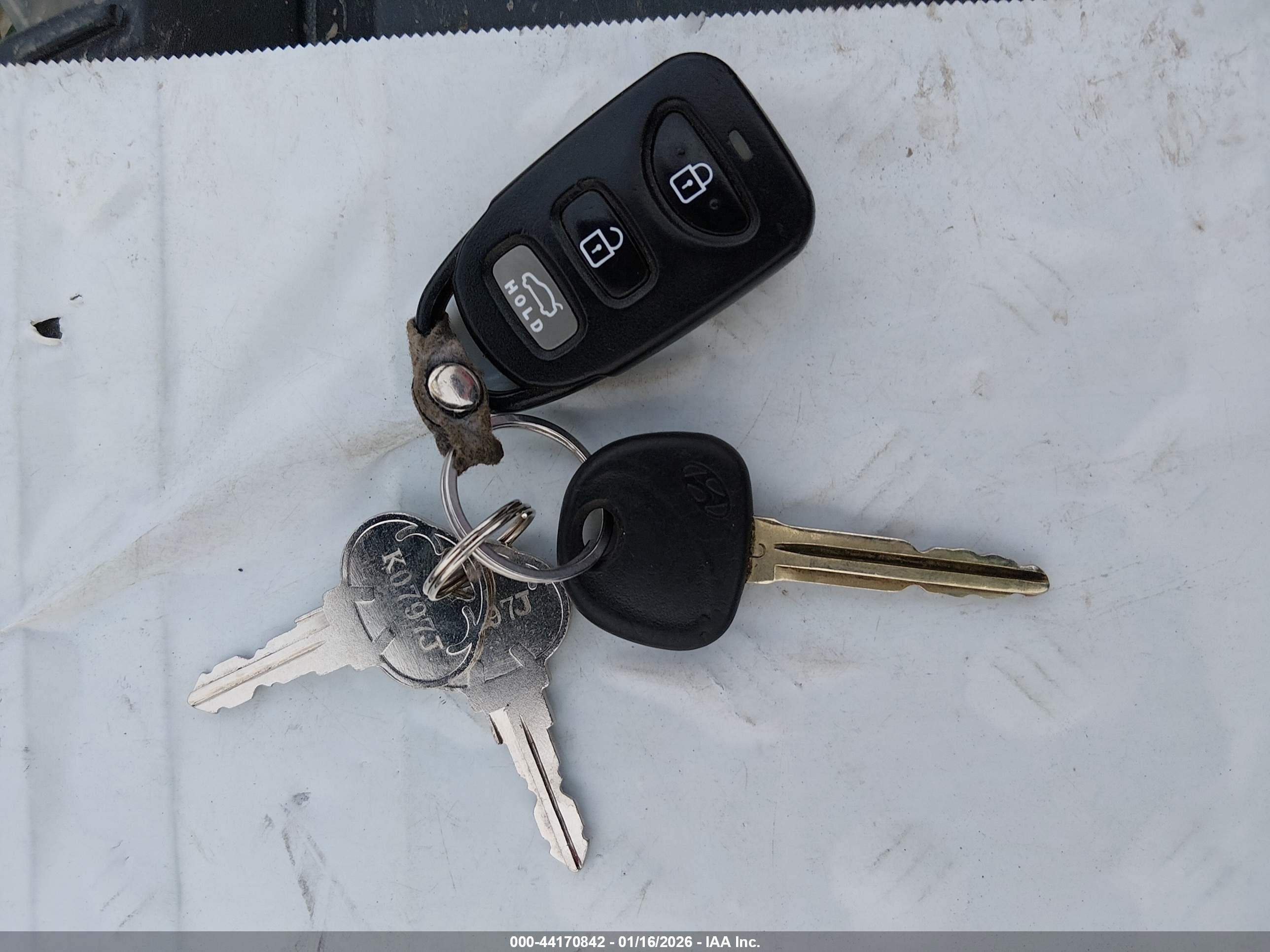 HYUNDAI ELANTRA image 11
