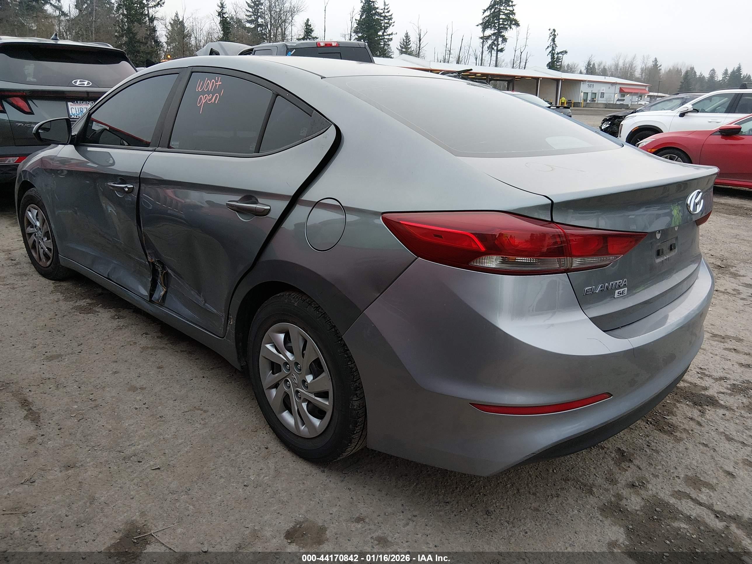 HYUNDAI ELANTRA image 3