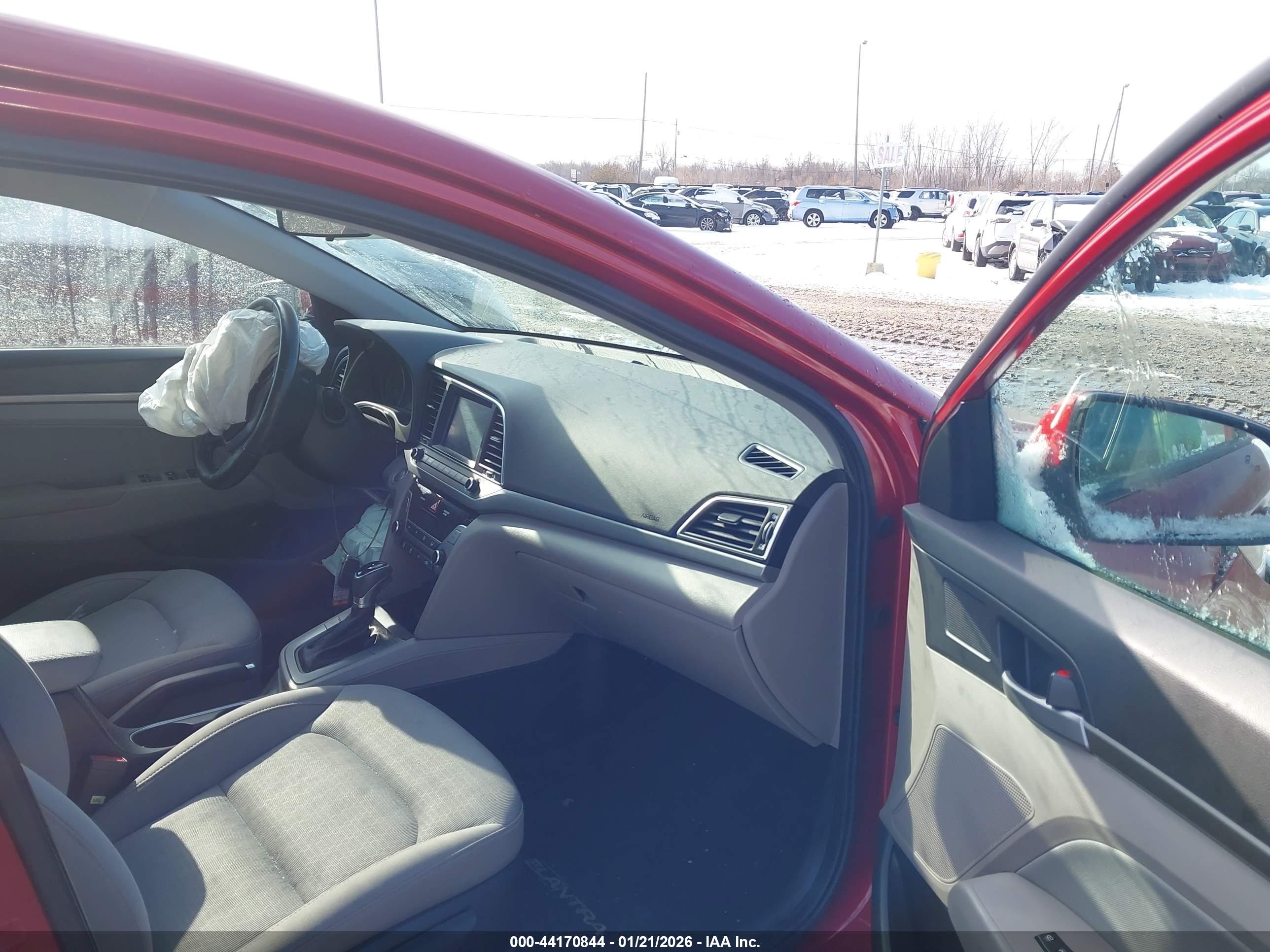 HYUNDAI ELANTRA image 5