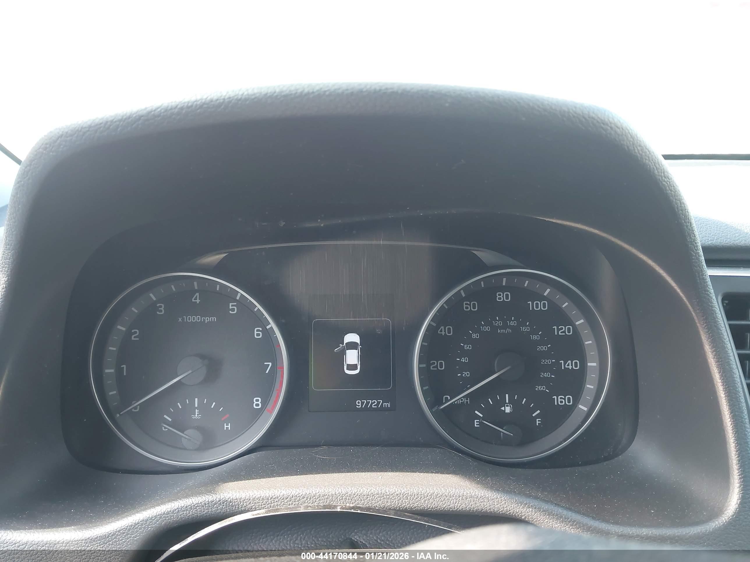 HYUNDAI ELANTRA image 7