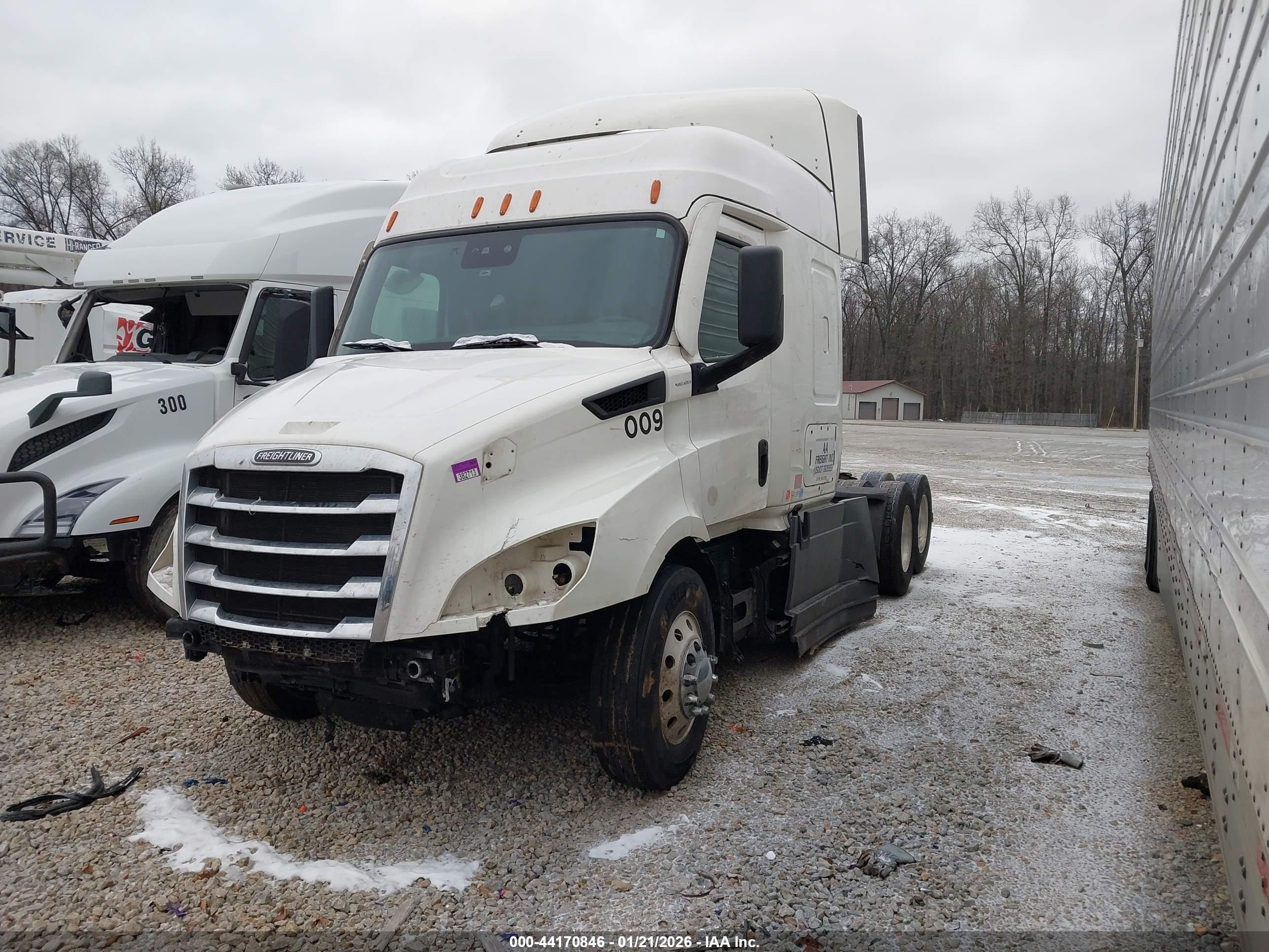FREIGHTLINER NEW image 2