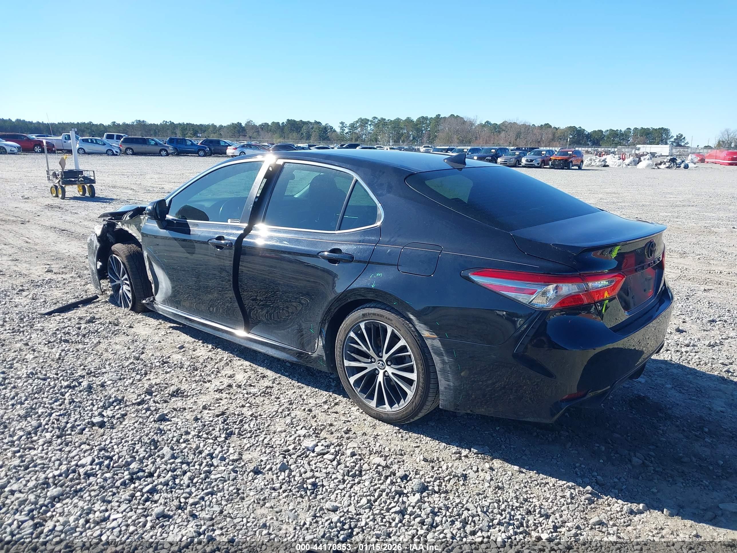 TOYOTA CAMRY image 3