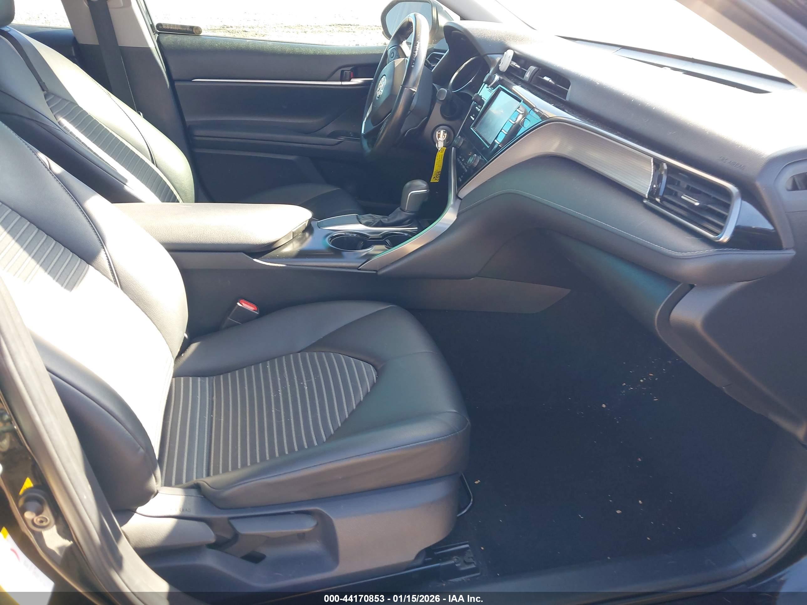 TOYOTA CAMRY image 5