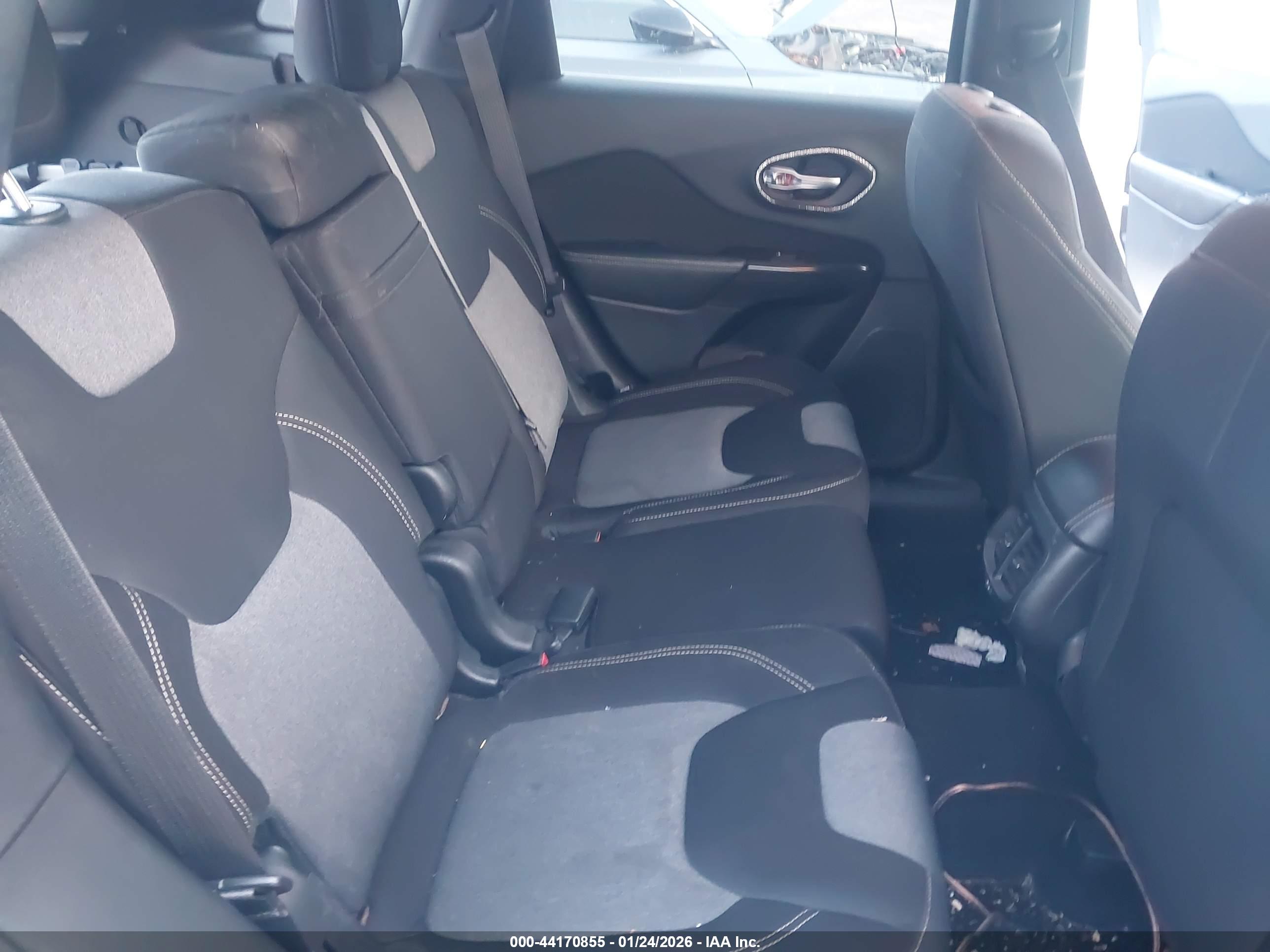 JEEP CHEROKEE image 8