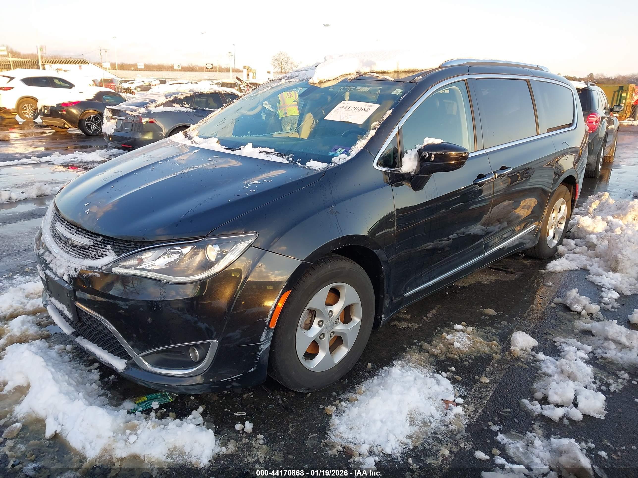 CHRYSLER PACIFICA image 2