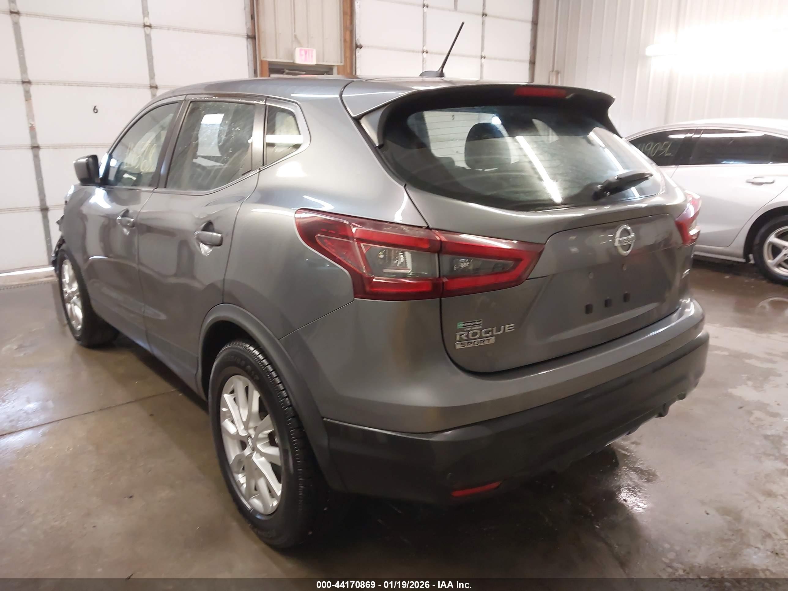 NISSAN ROGUE image 3