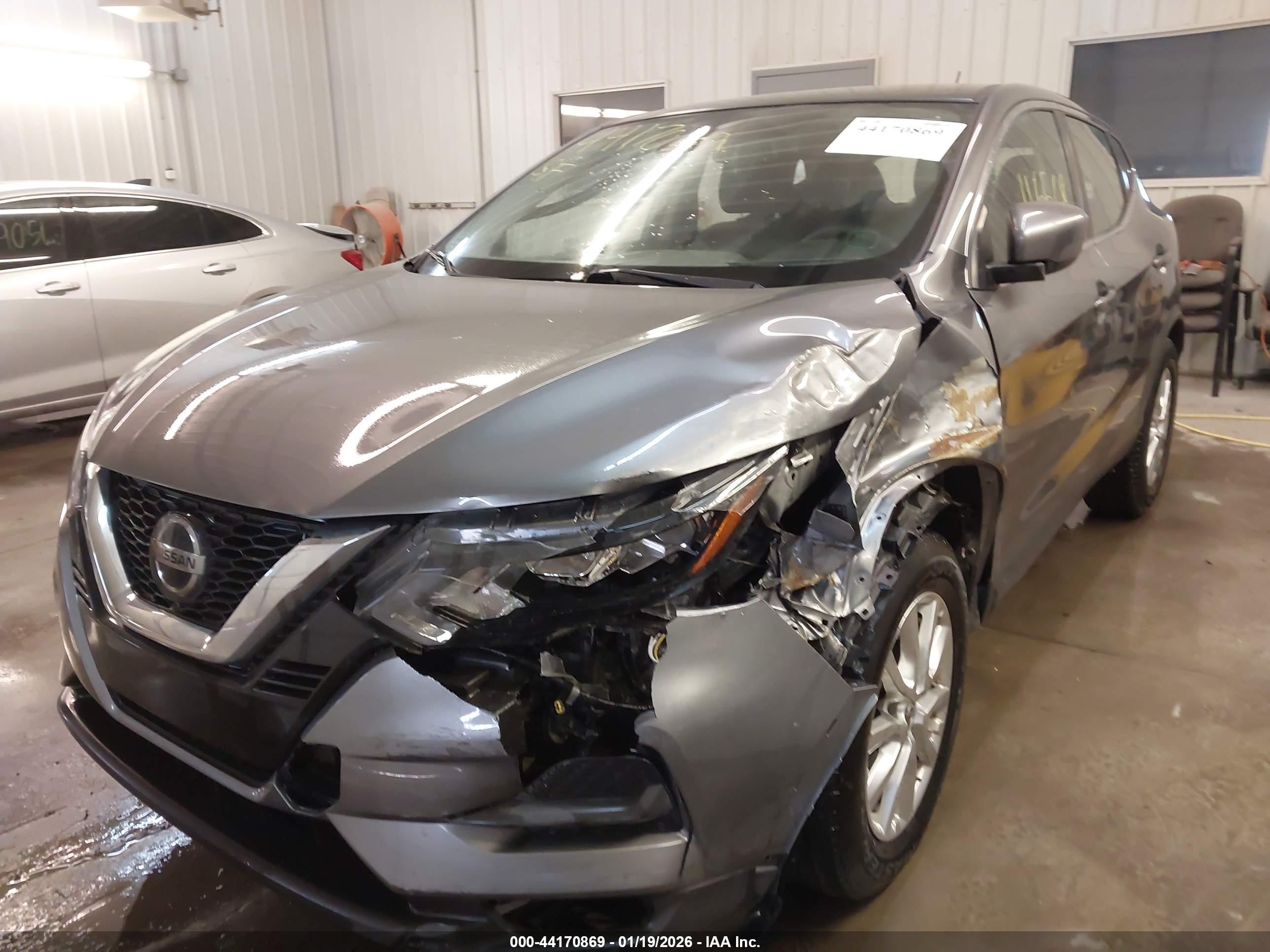 NISSAN ROGUE image 6