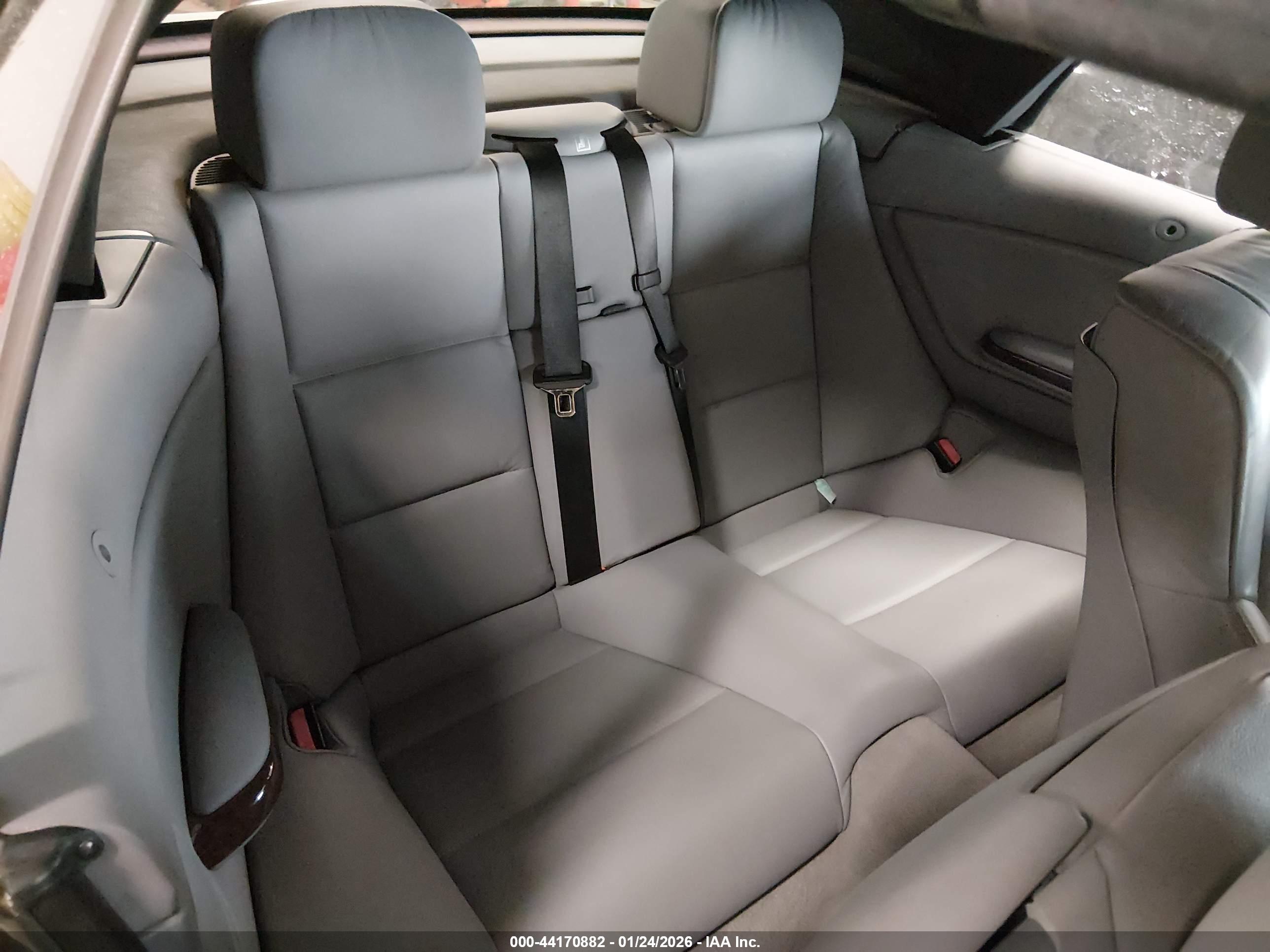 BMW 330CI image 8