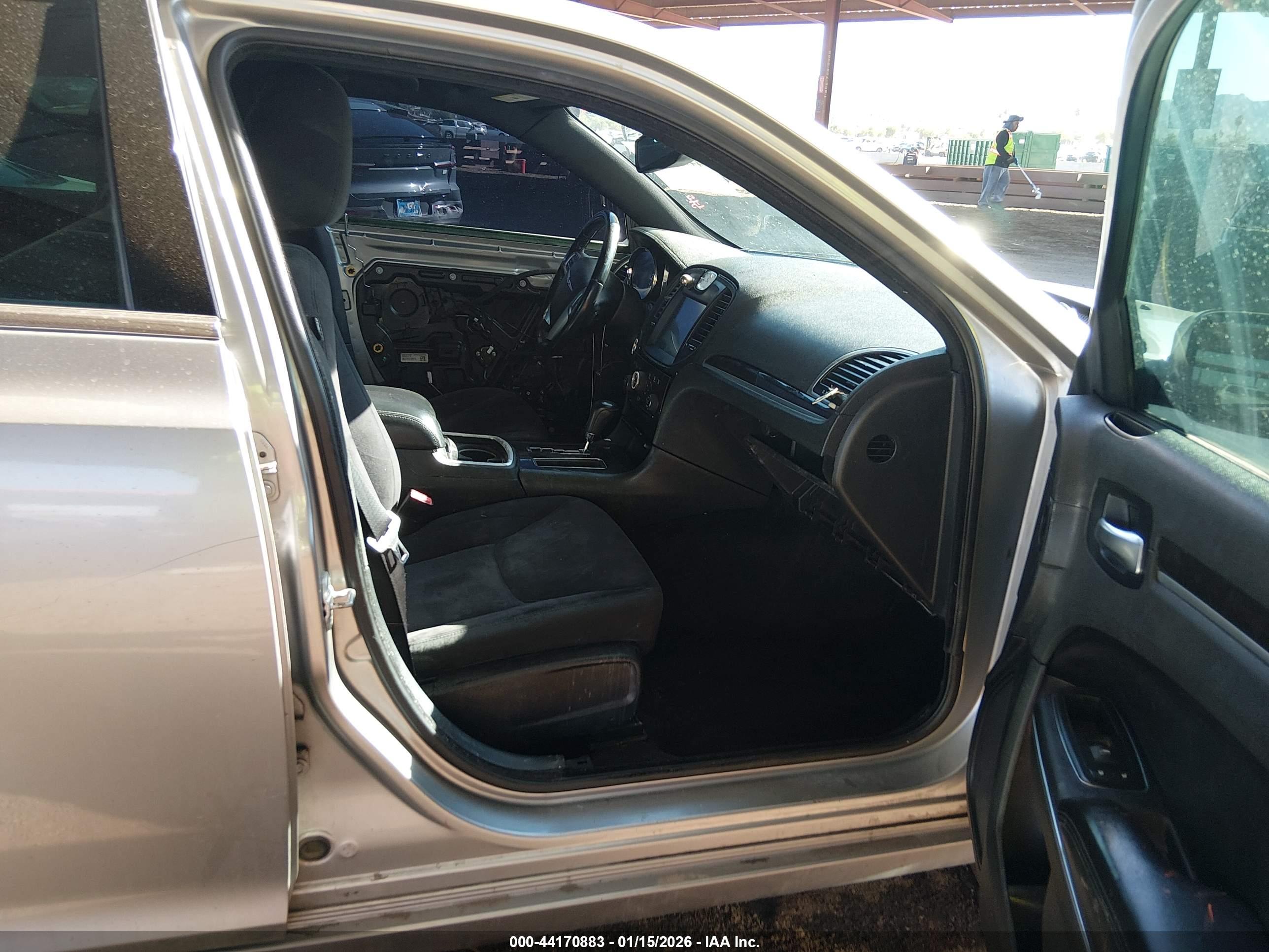 CHRYSLER 300 image 5