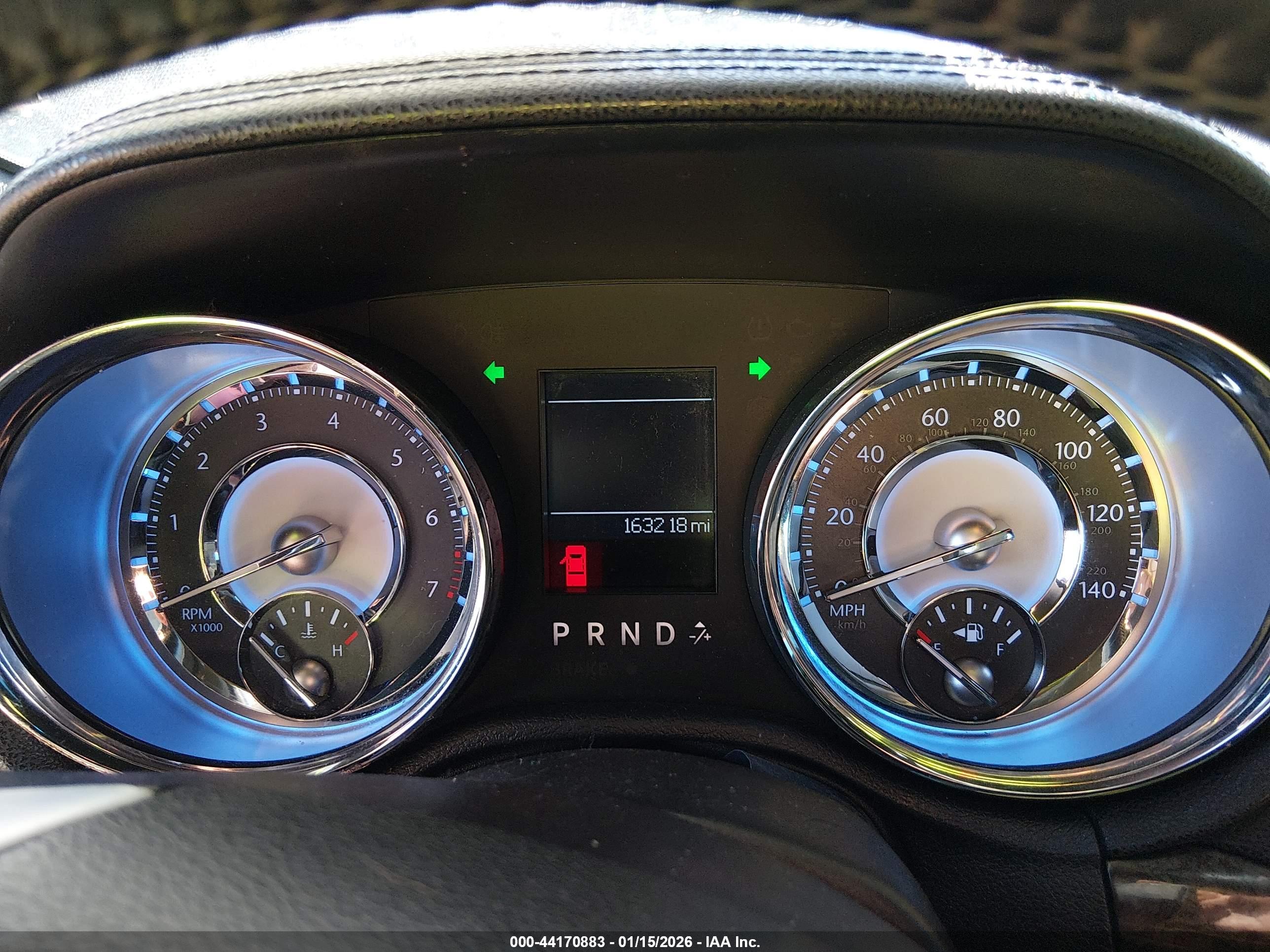 CHRYSLER 300 image 7