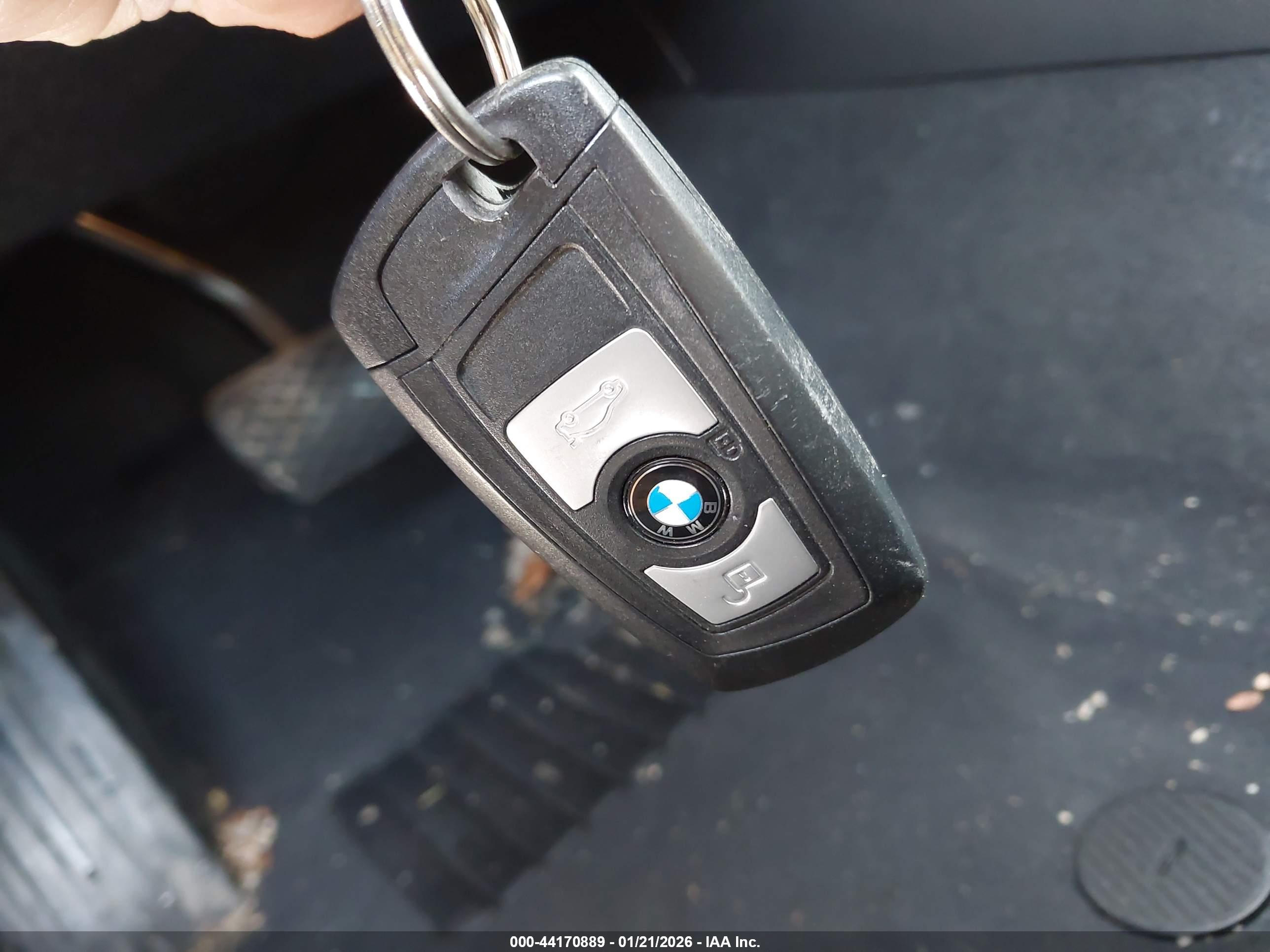 BMW 320I image 11