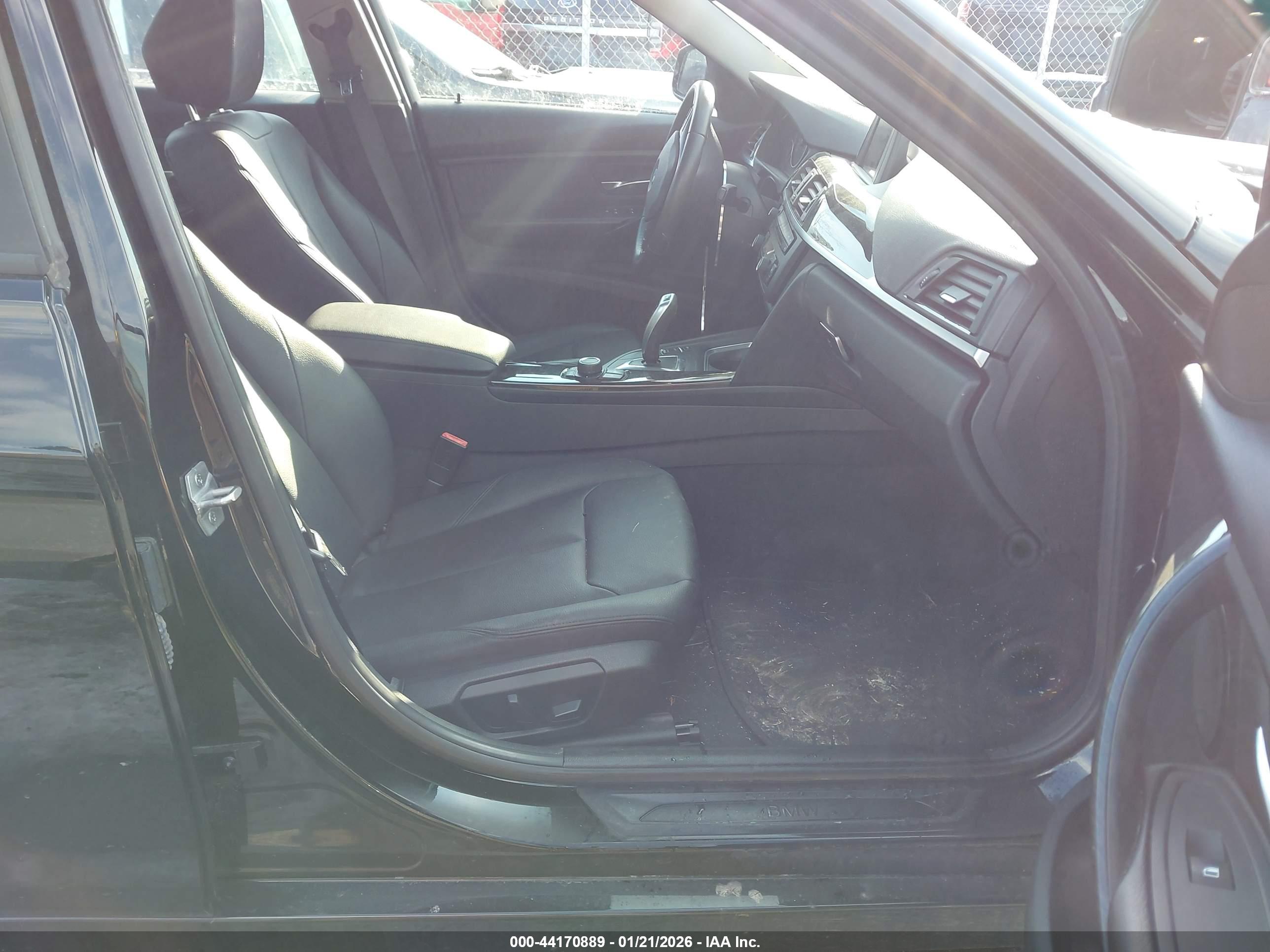 BMW 320I image 5