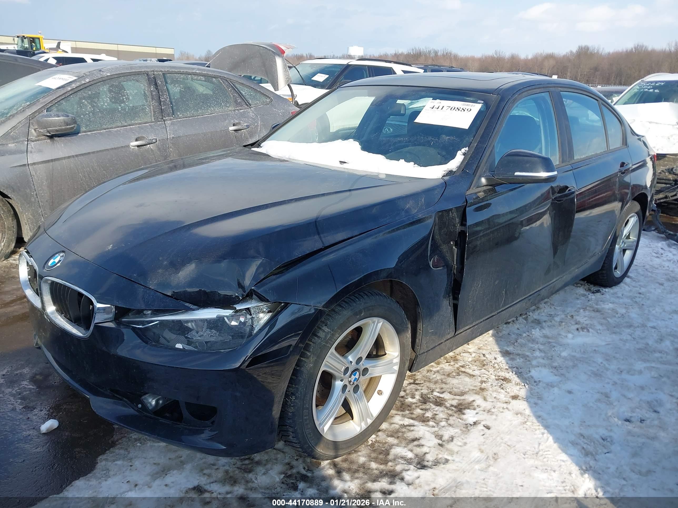 BMW 320I image 6