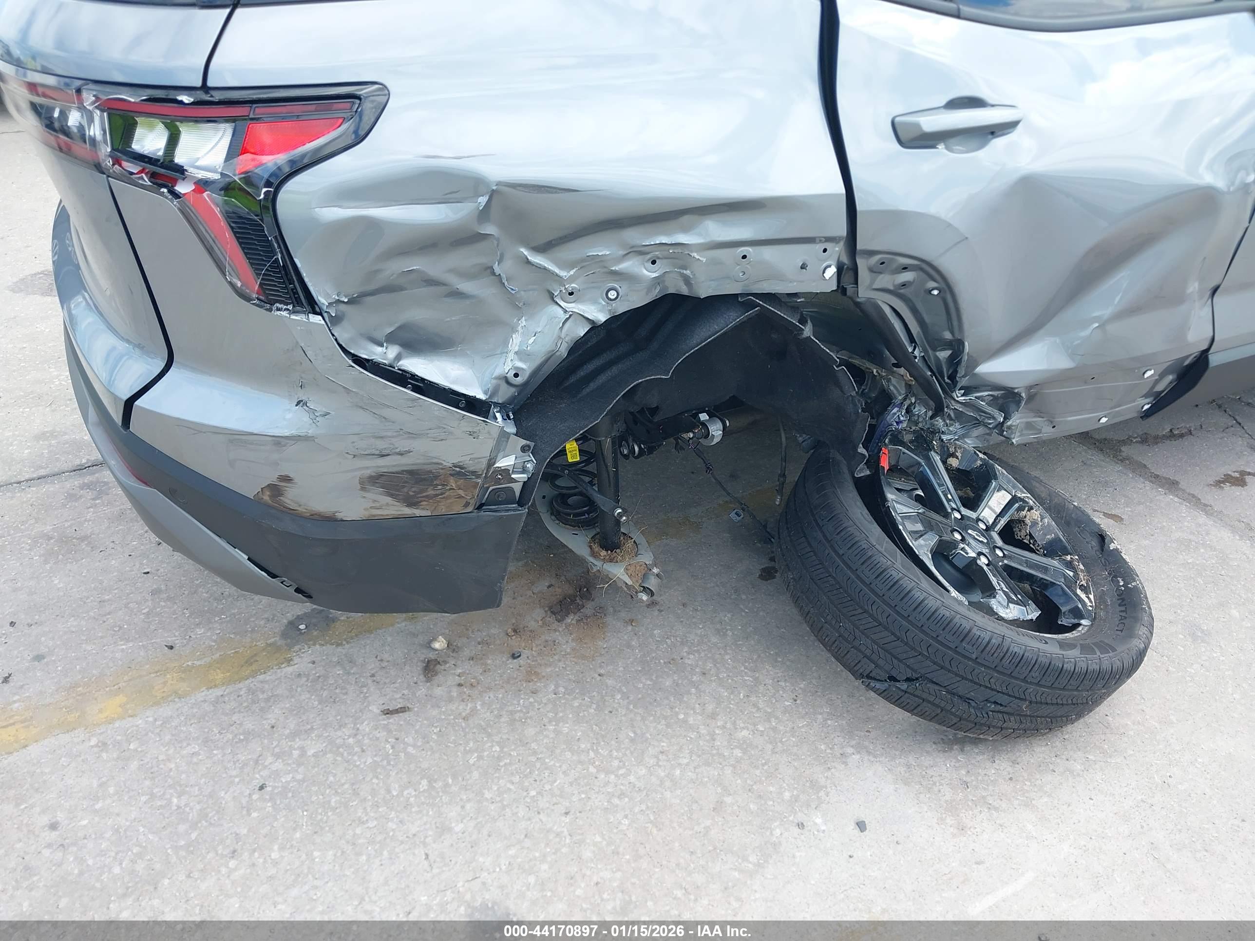 CHEVROLET EQUINOX image 6