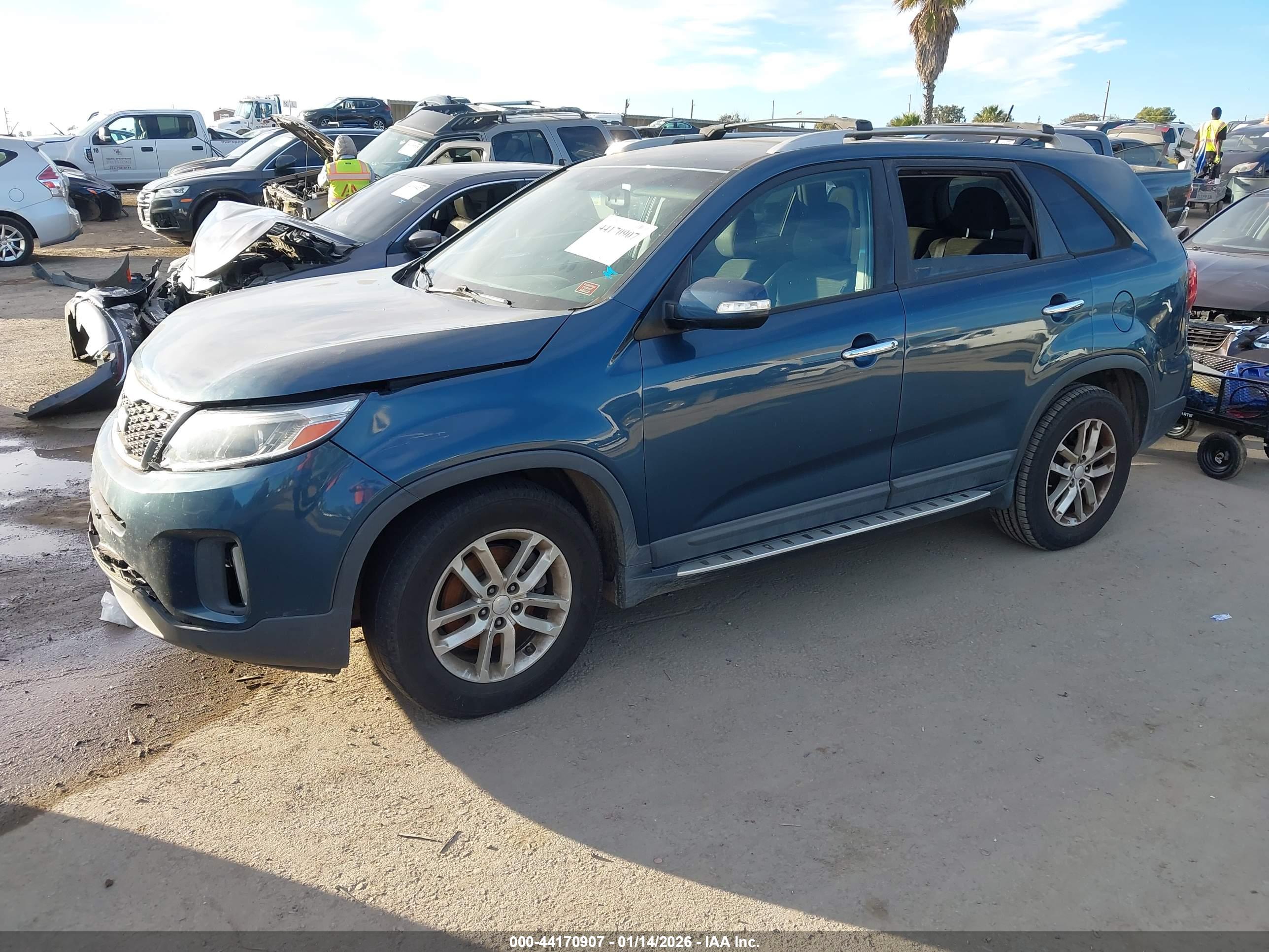 KIA SORENTO image 2
